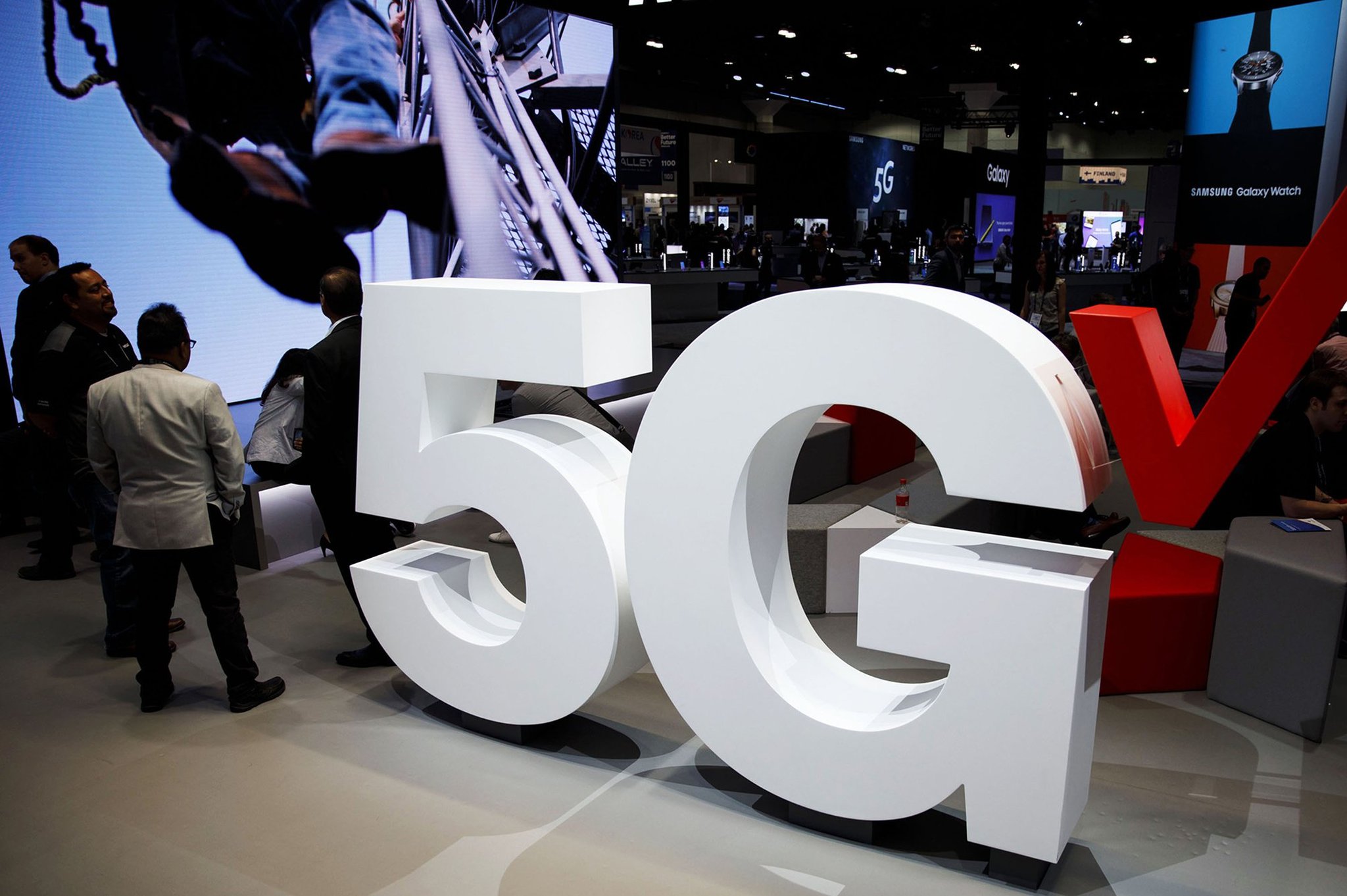 5G wireless signage is displayed at Verizon’s booth during the Mobile World Congress Americas in Los Angeles. (Patrick T. Fallon/Bloomberg)