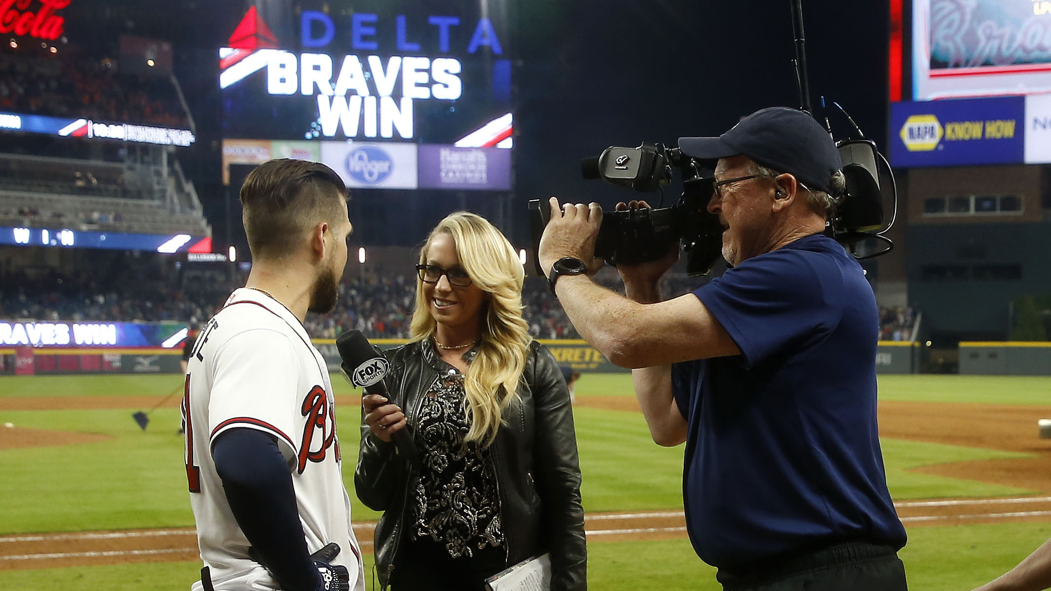 Kelsey Wingert - Fox Sports Sideline Reporter (2016-2019)