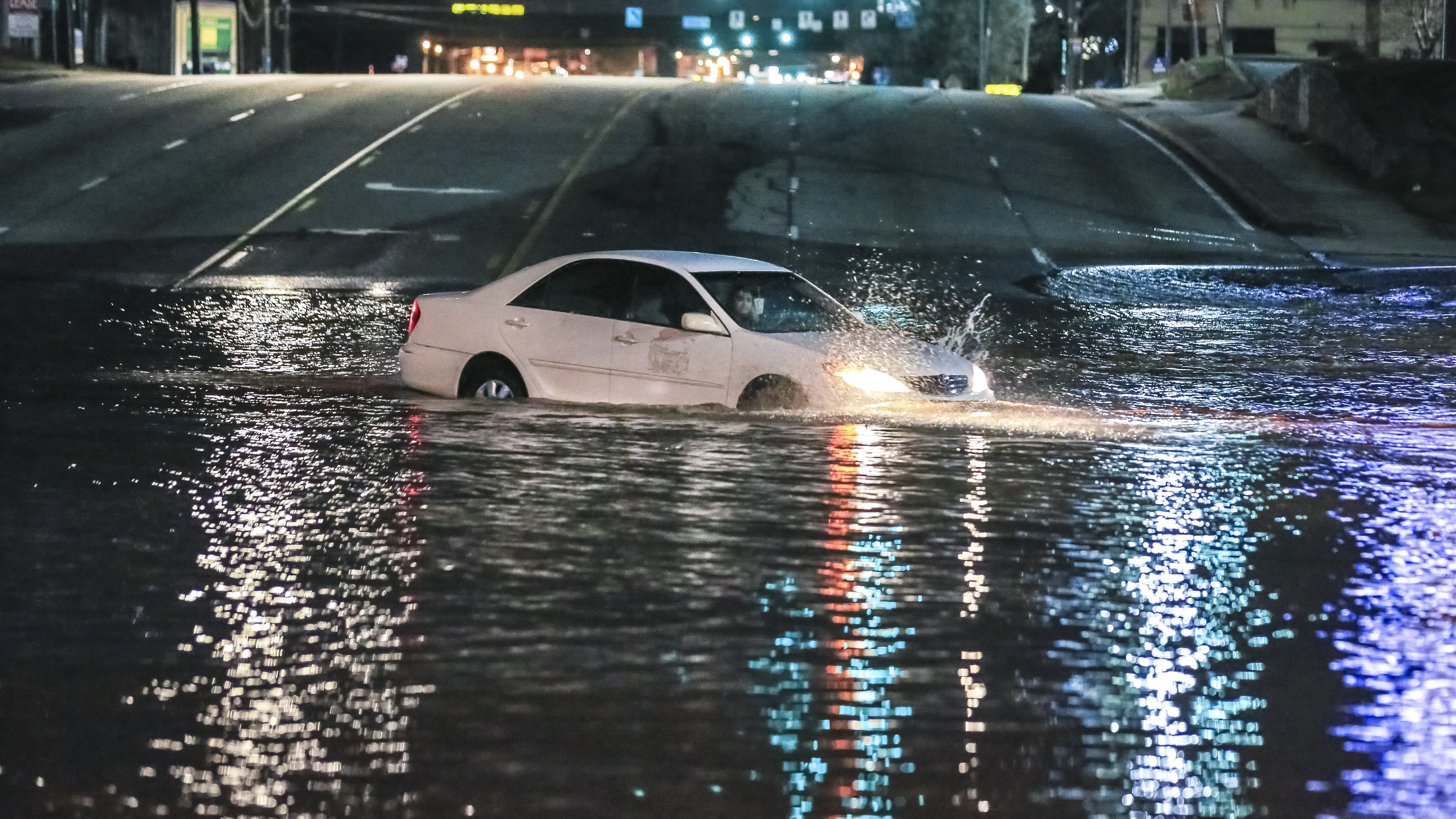 March 7, 2018 DeKalb County: This driver ignored road closed signs and preceded to drive into the deep water on Buford Highway. She successfully retreated and returned to the direction previously driven. Buford Highway was flooded just north of I-285 in DeKalb County due to a water main break on Wednesday, March 7, 2018. Water began flowing across the roadway in Doraville just before 4:30 a.m., according to the WSB 24-hour Traffic Center. The break is impacted services across DeKalb, which was put under a boil water advisory. DeKalb Medical rescheduled elective surgeries. City Schools of Decatur were closed. Several businesses were flooded. And multiple cities reported water outages. A reporter asked DeKalb CEO Michael Thurmond when service would be restored. âAs soon as humanly possible,â he said. âWeâd like to have this resolved within 24 hours.â Thurmond said the break was the result of a structural failure. Perimeter Mall and Emory University closed due to the water main break. JOHN SPINK/JSPINK@AJC.COM