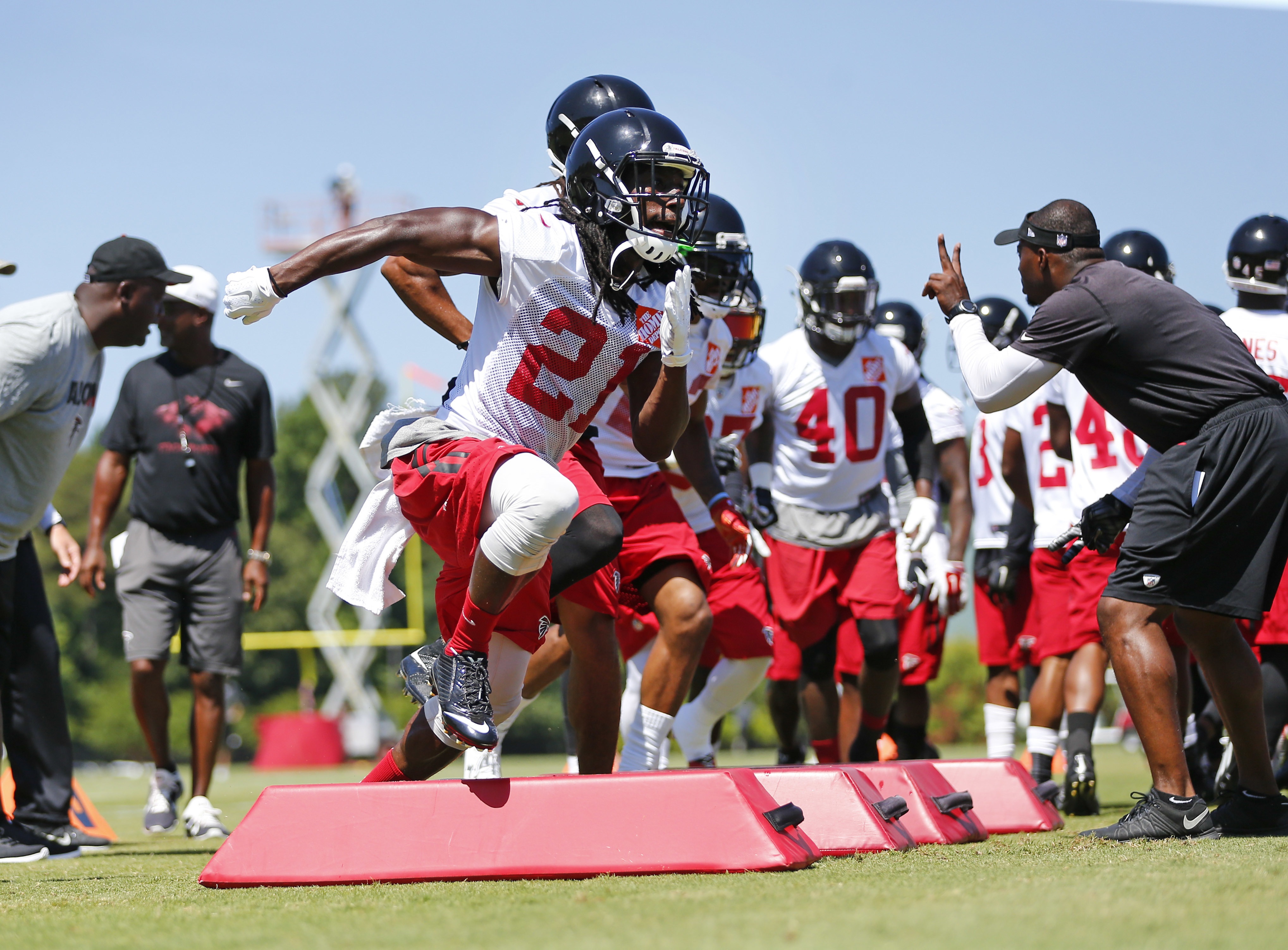 Atlanta Falcons 53-man roster arranged by position group