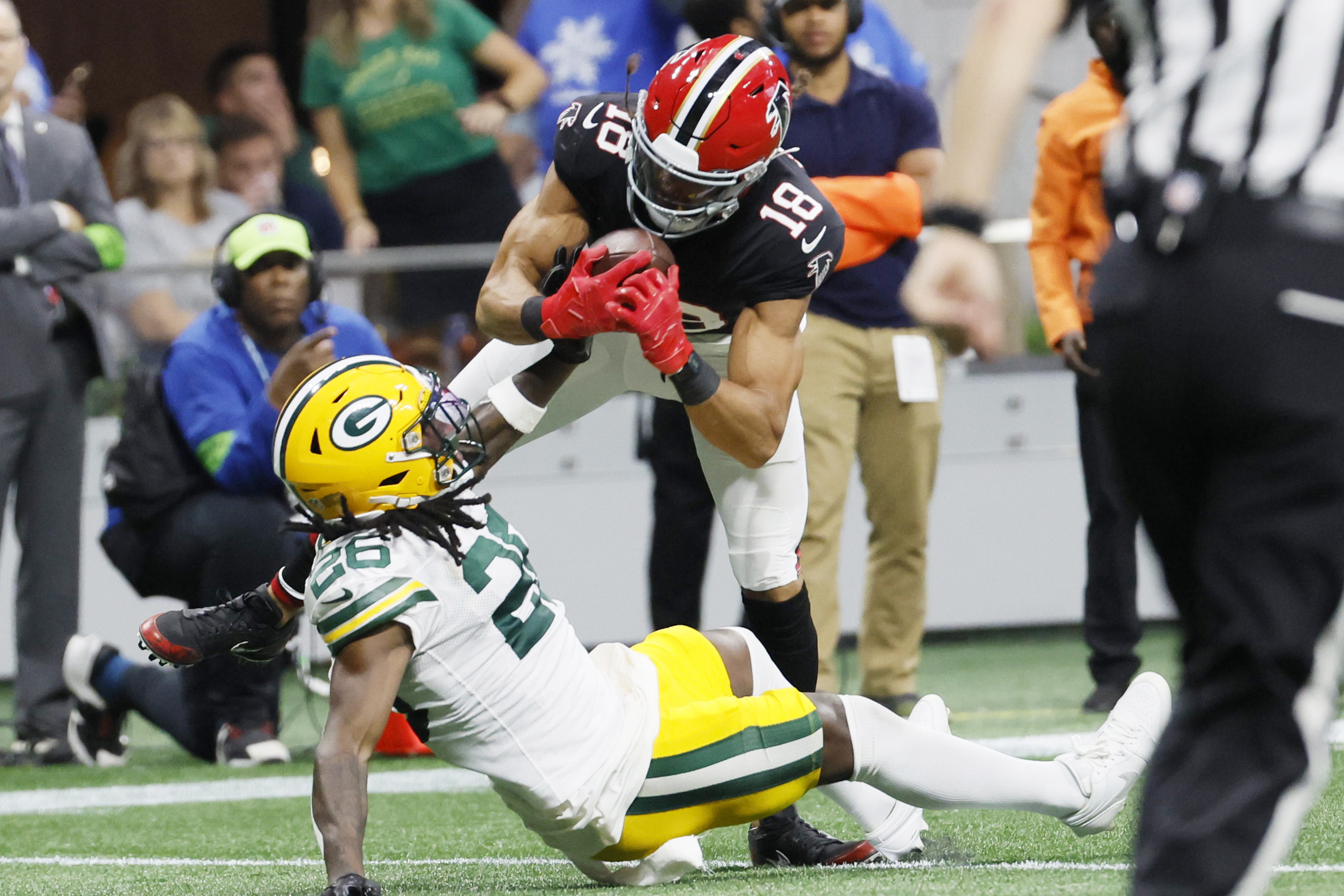 Miami Dolphins wide receiver Mack Hollins (86) catches a pass in the end  zone for a touchdown d …