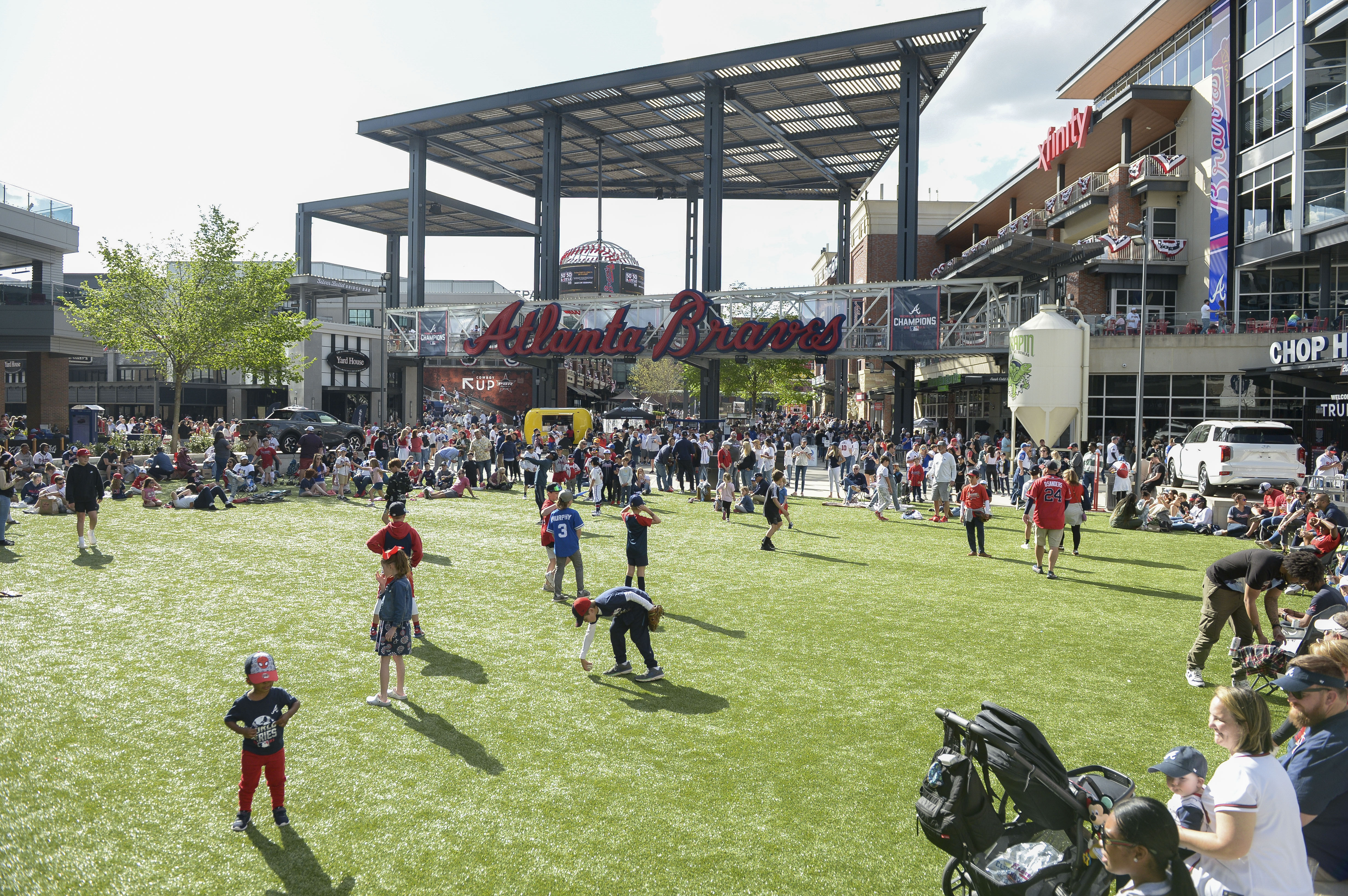 Atlanta Braves fan experience at Truist Park 