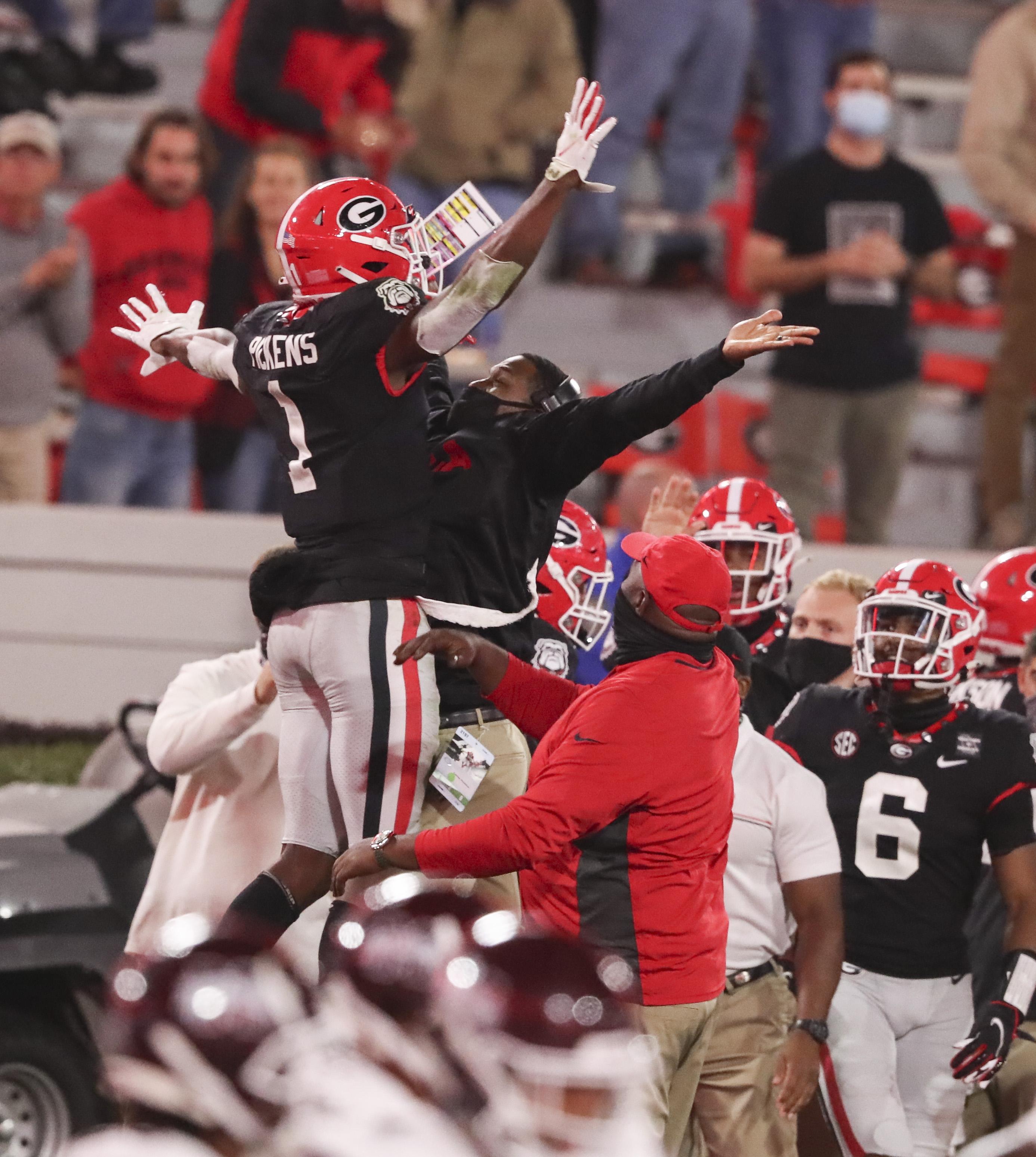 Bulldogs will wear black jerseys in Peach Bowl