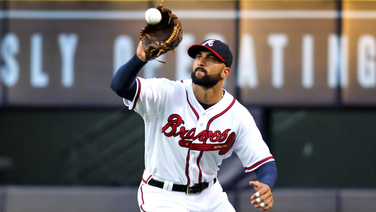 Nick Markakis of the Atlanta Braves works out before a game