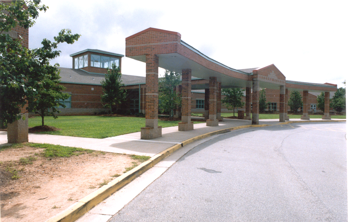 North Fulton teacher hailed as hero after helping choking student