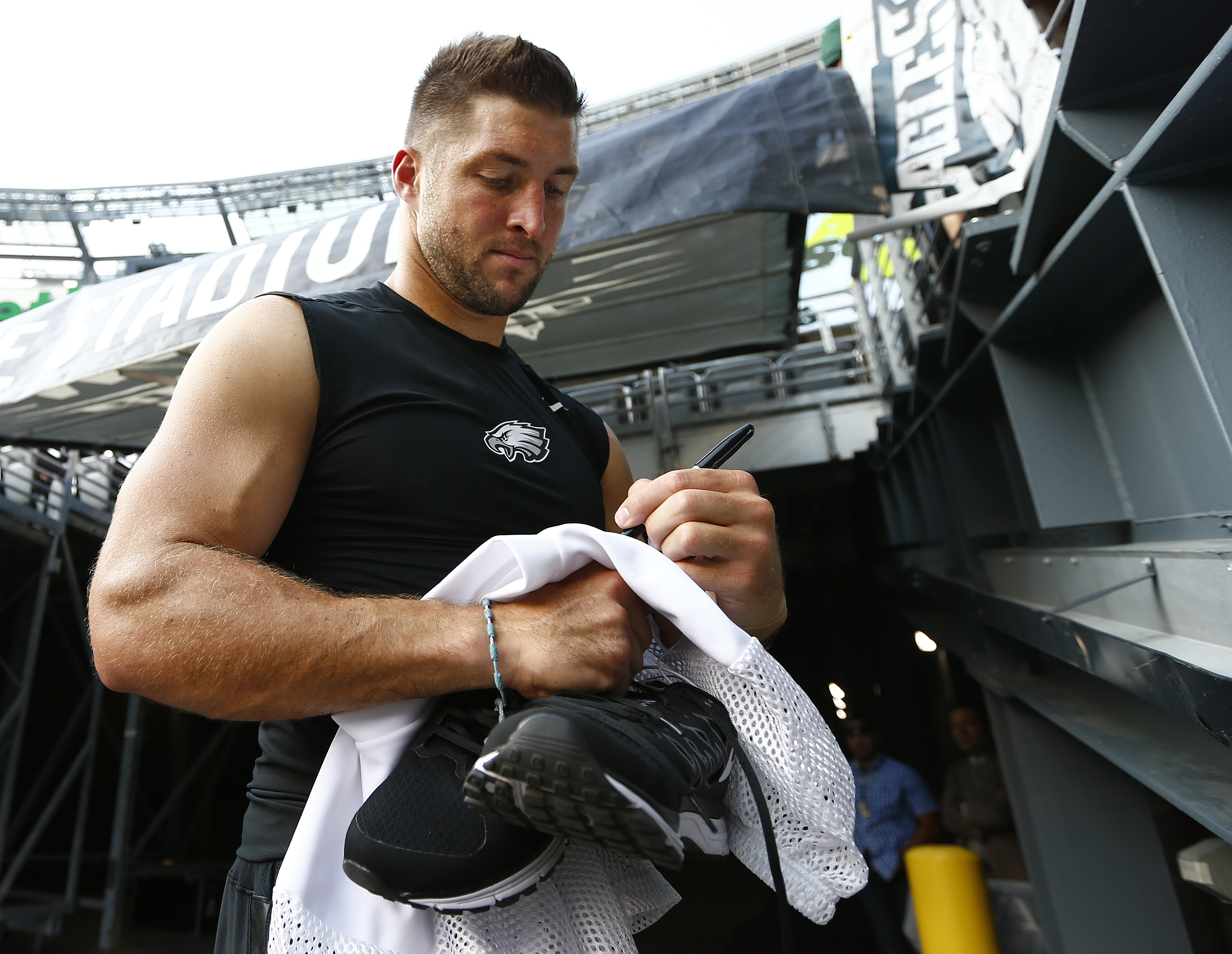 Report Tim Tebow is single again after choosing to remain... pic