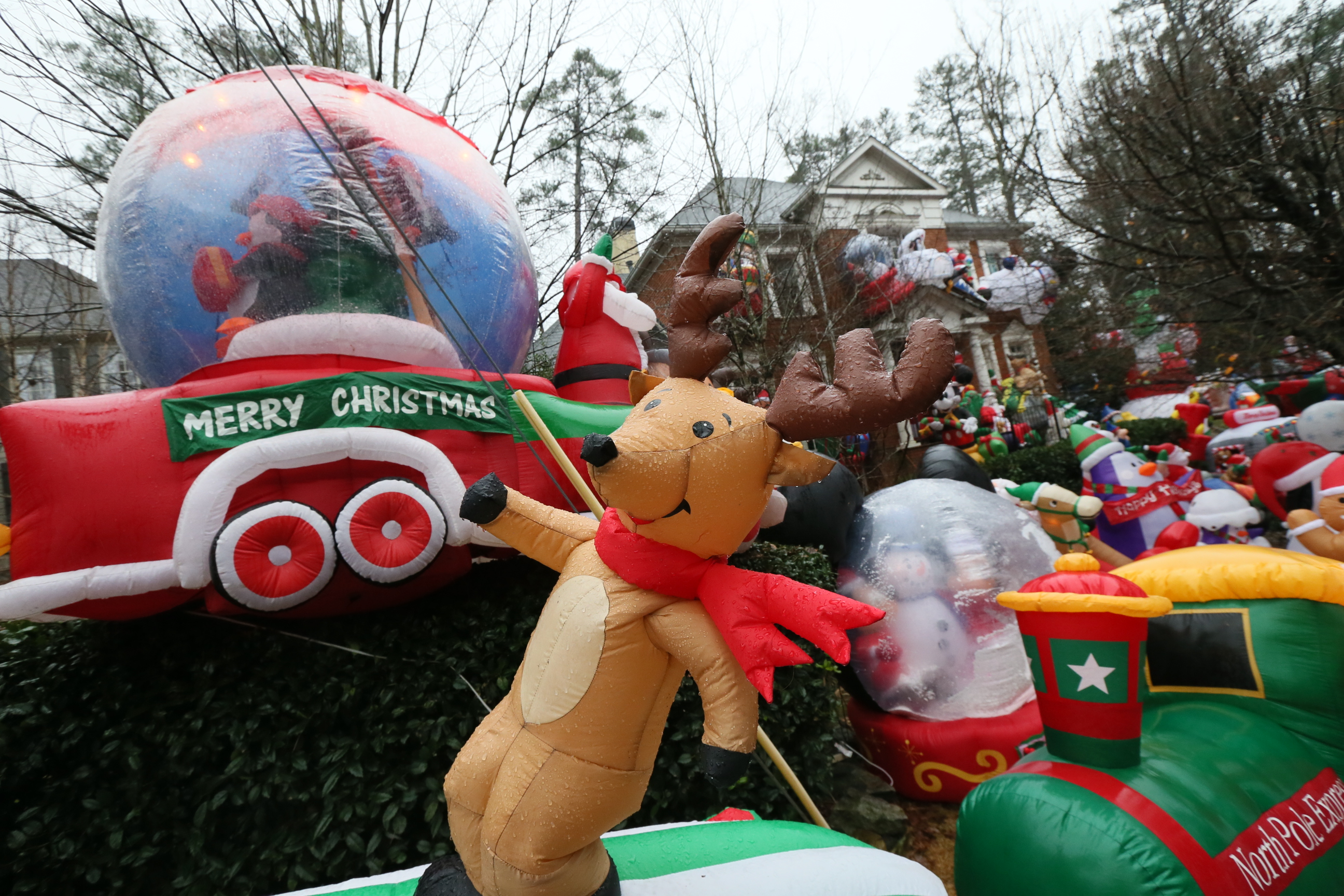 Atlanta Falcons 7 ft Inflatable Snowman