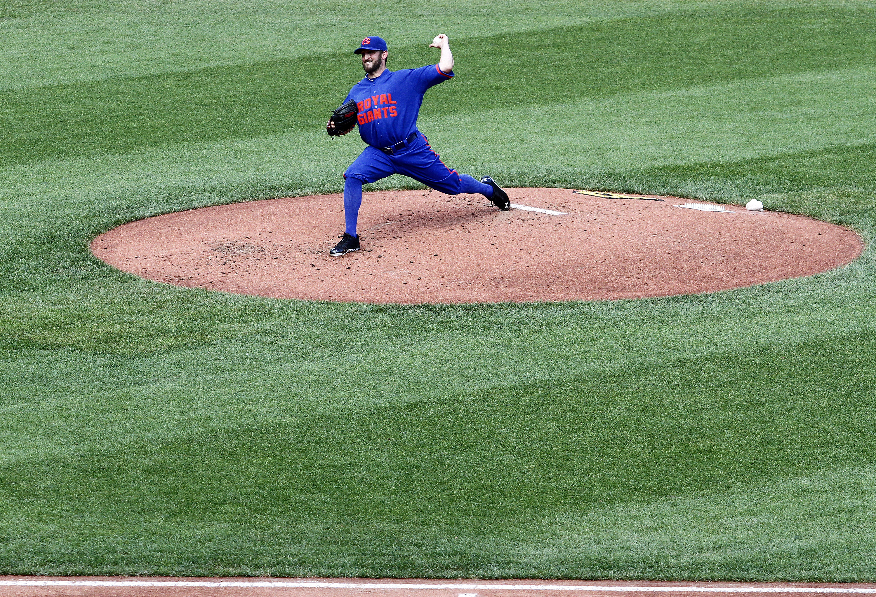 Mets pay tribute to Brooklyn Royal Giants with flashy threads