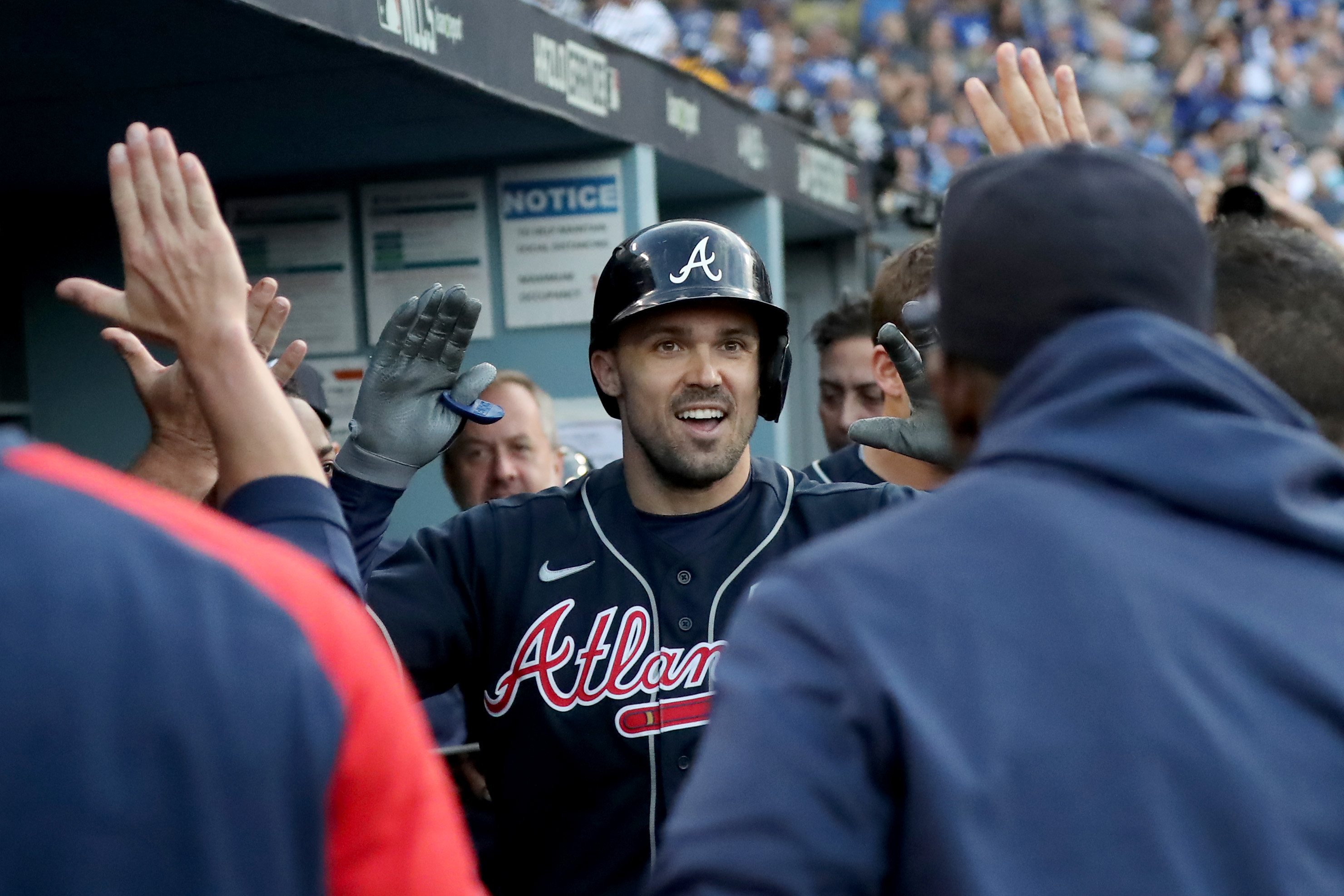 Adam Duvall gets key hit as Braves beat Mets 9-2