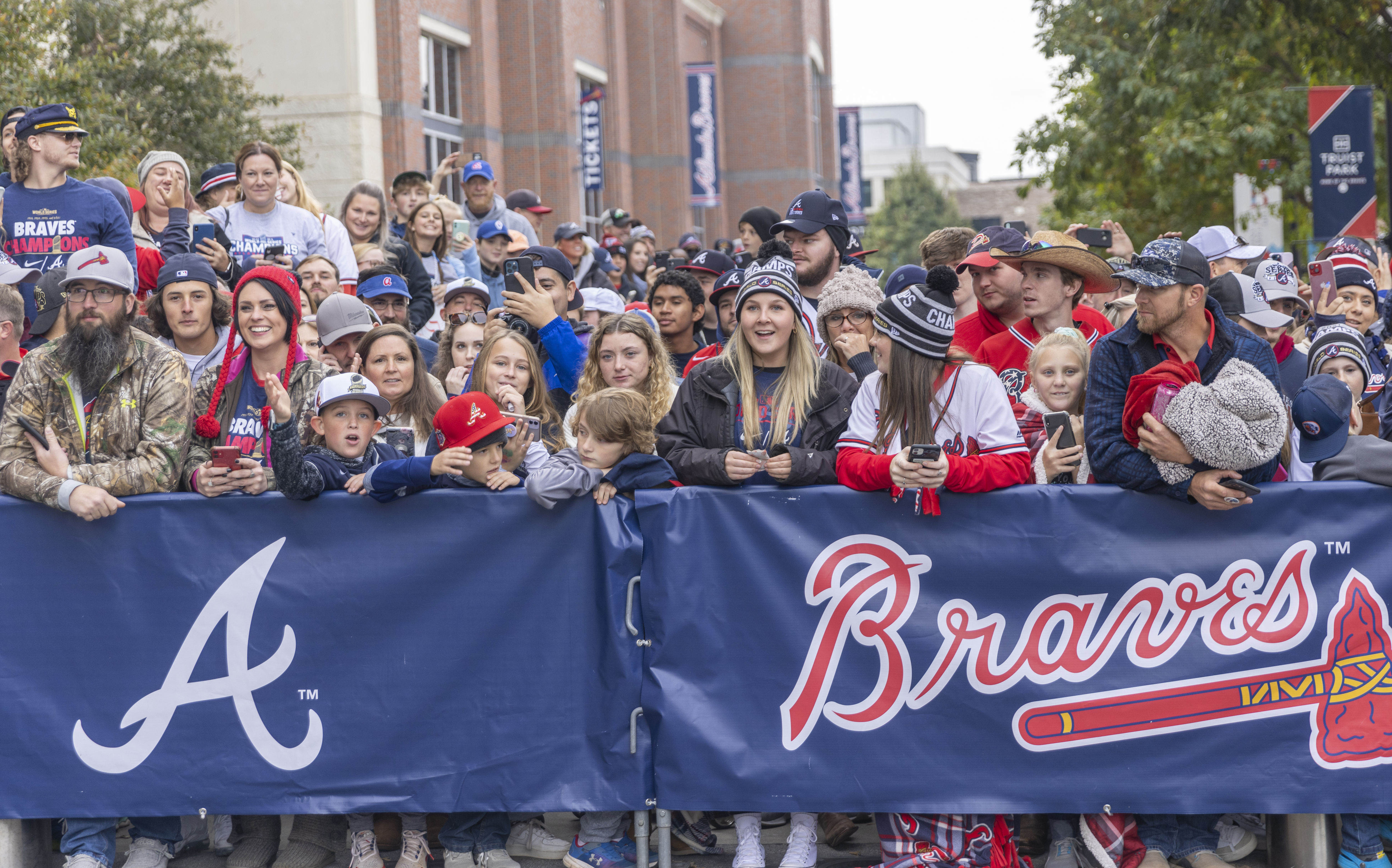 Atlanta Braves parade sees fans travel from far