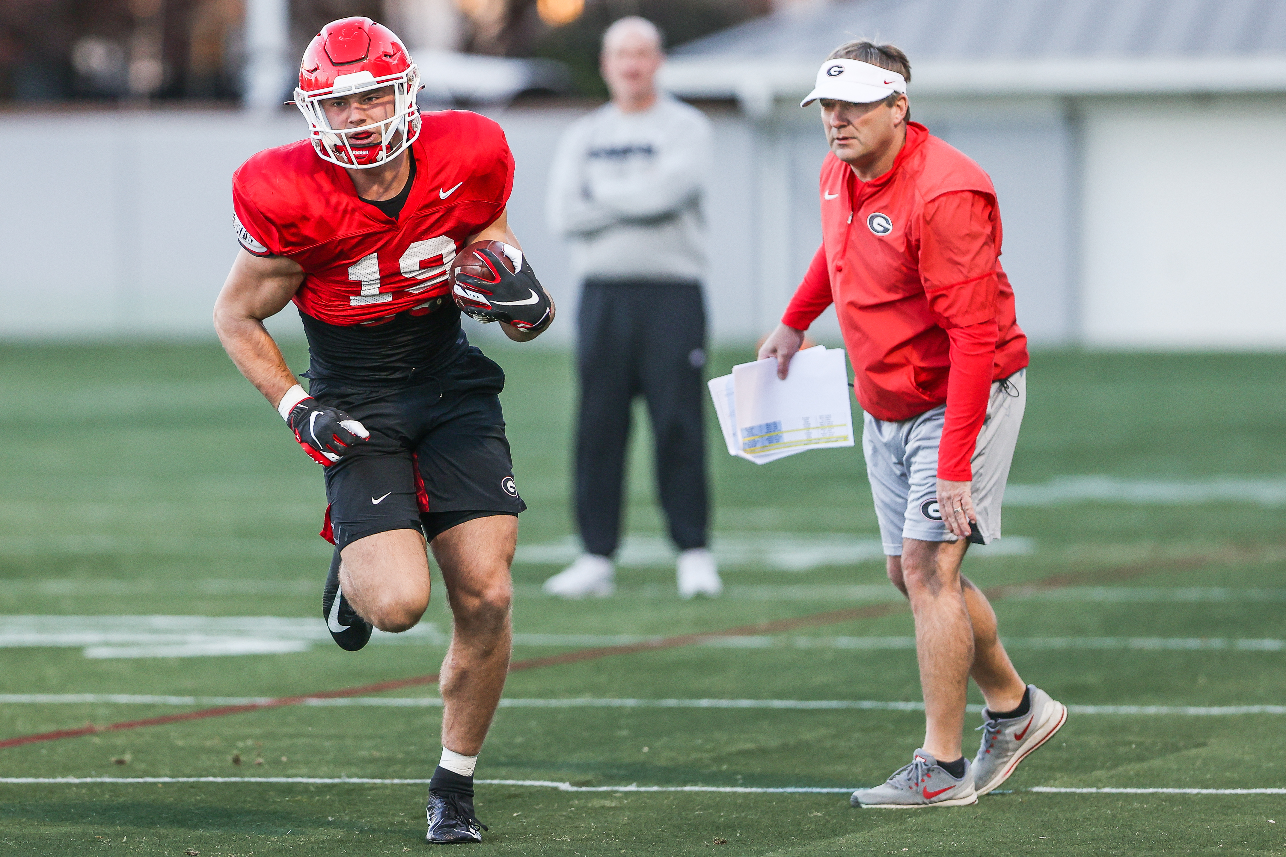 Reports: Georgia TE Brock Bowers has shoulder surgery