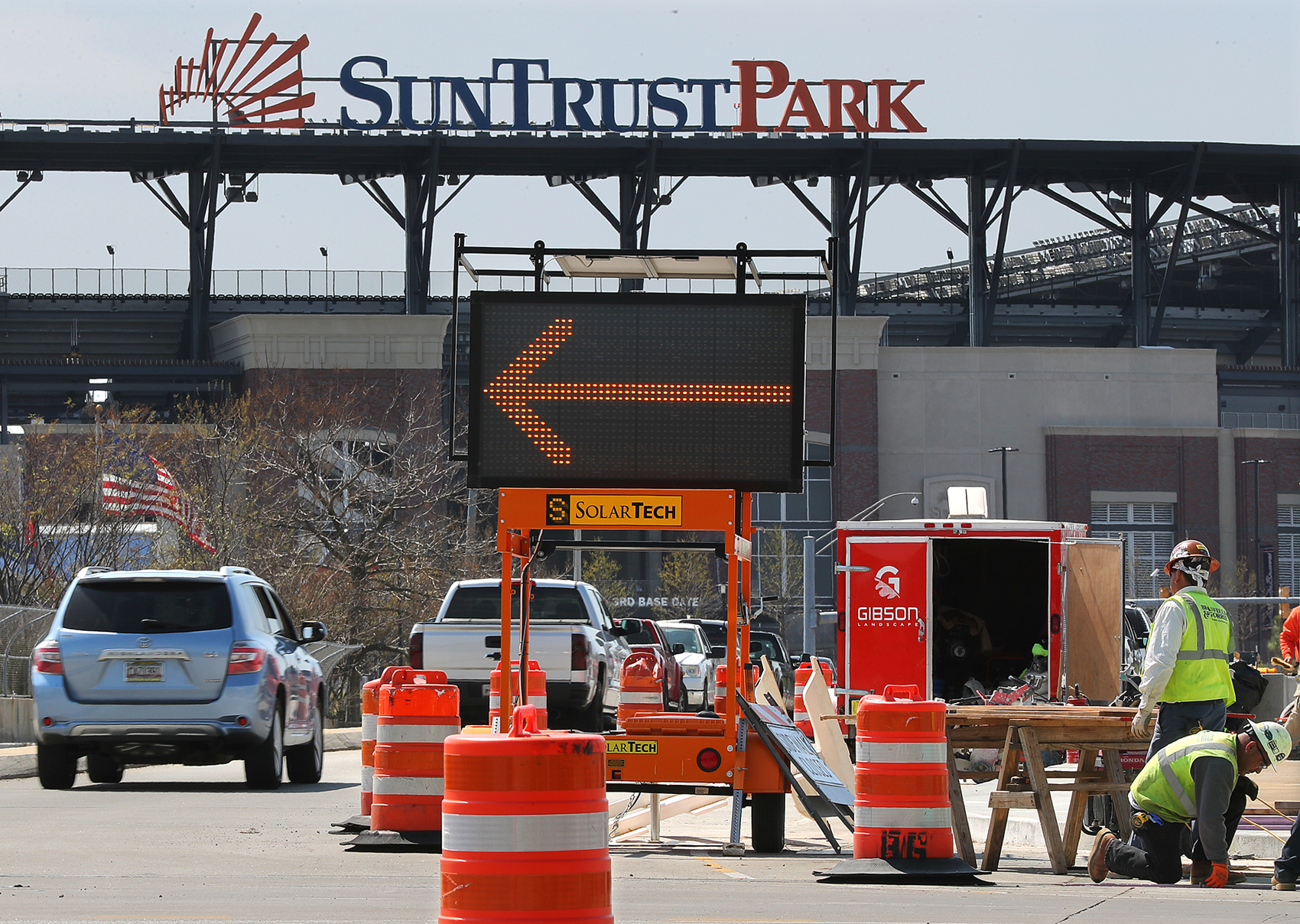 March 23, 2017, Atlanta: Traffic negotiates closed lanes as construction continues on Windy Ridge Parkway to SunTrust Park on the bridge over I-75 on Thursday, March 23, 2017, in Atlanta. Curtis Compton/ccompton@ajc.com