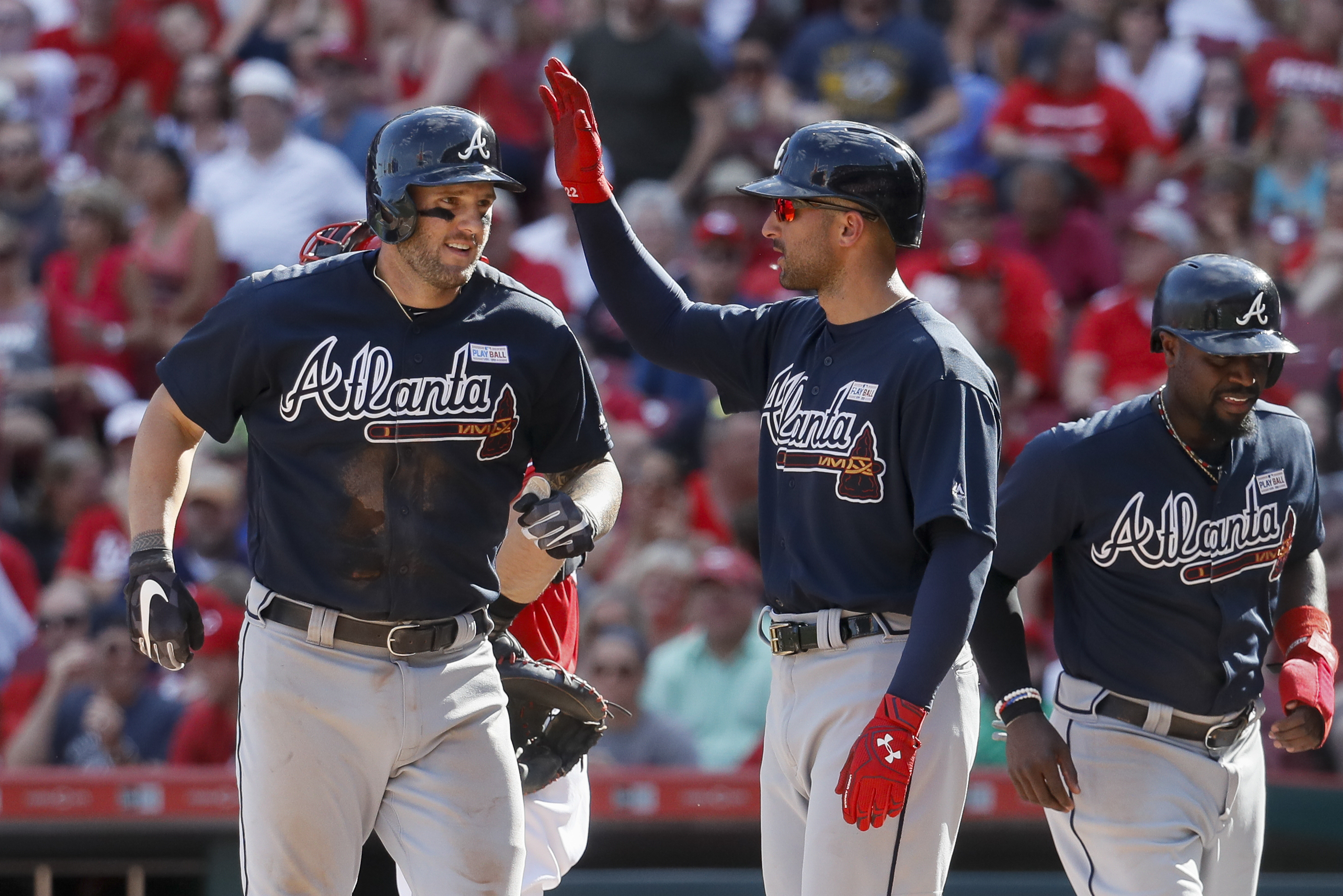 Brandon Phillips' grand slam and six RBIs give Reds victory over