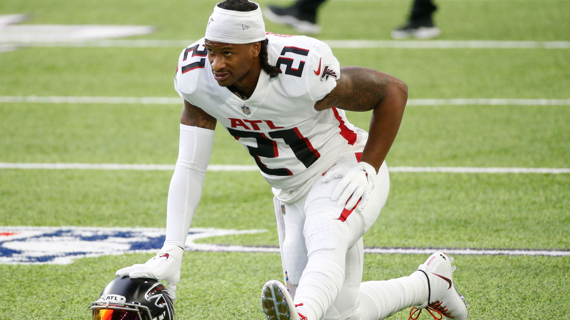 Julio Jones of the Atlanta Falcons warms up before the game against