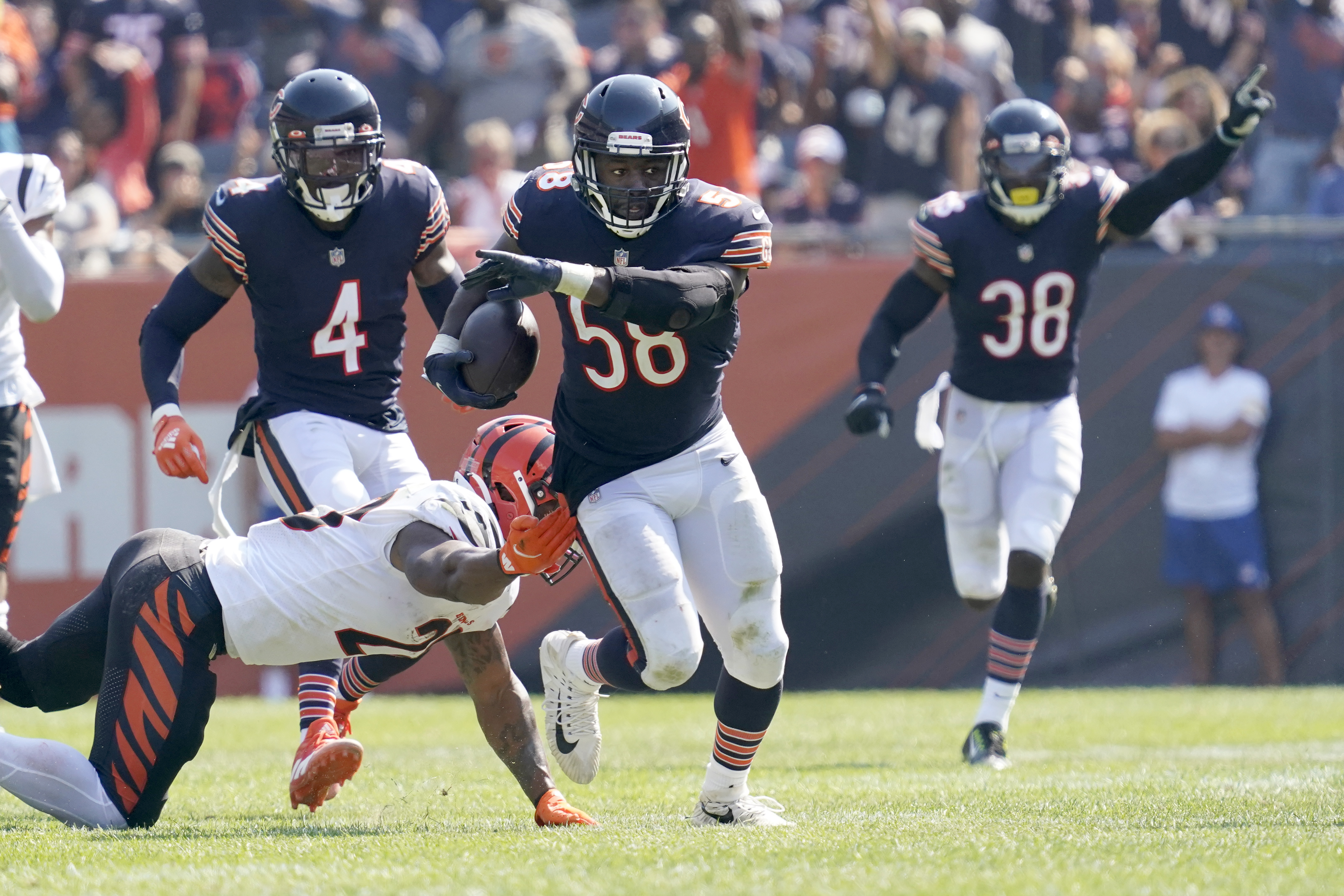 Former Georgia Bulldog Roquan Smith Makes Game-Winning Play for