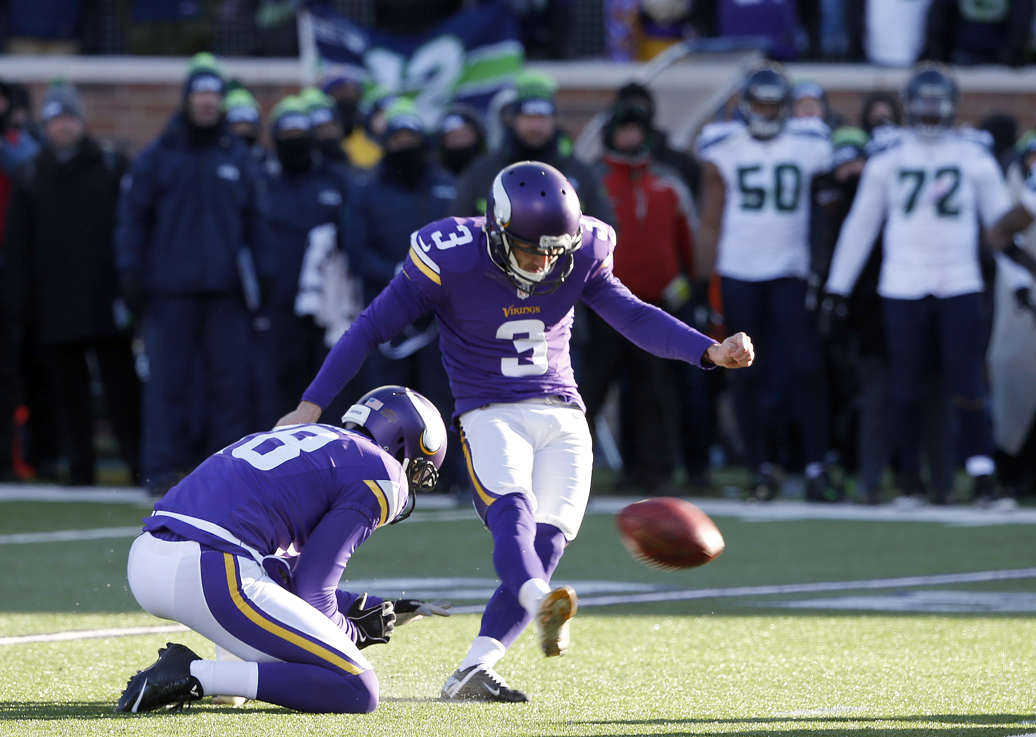 Coach: Kicker tryouts 'lit a fire' under Vikings' Walsh