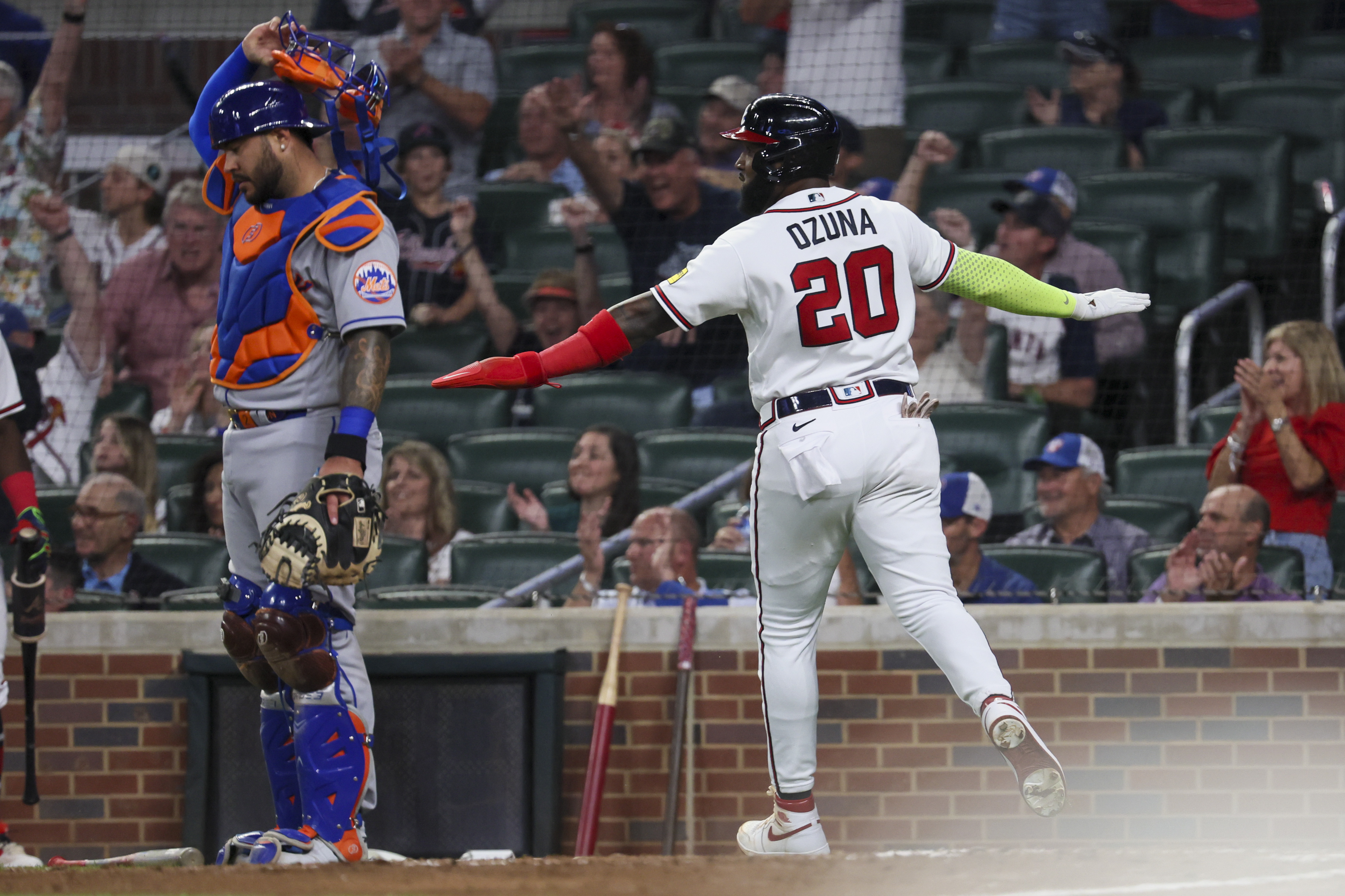 Braves use 6th-inning rally to beat Mets at Truist Park again, National  Sports