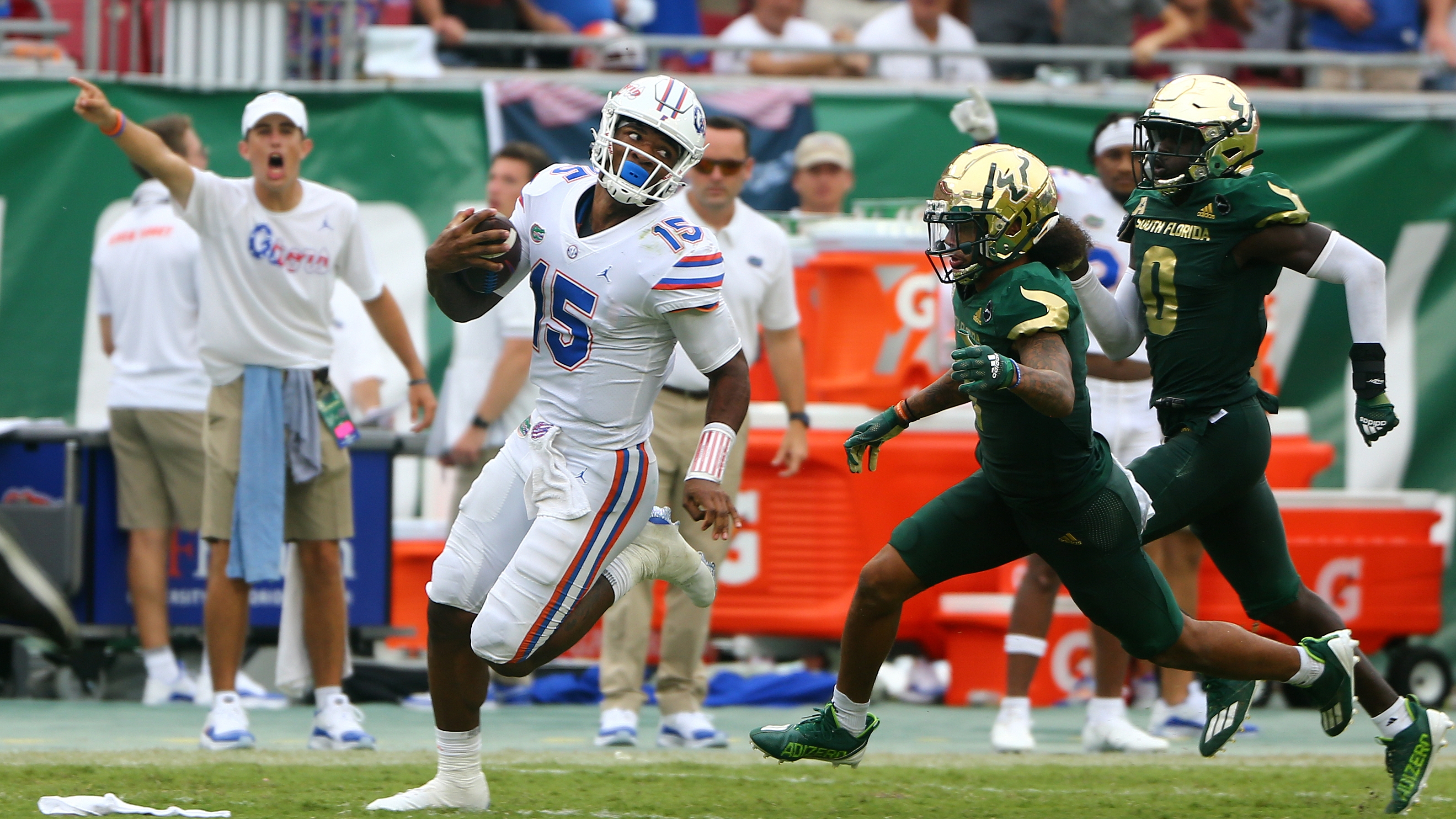 Florida Gators' Anthony Richardson dazzles with arm, legs in upset