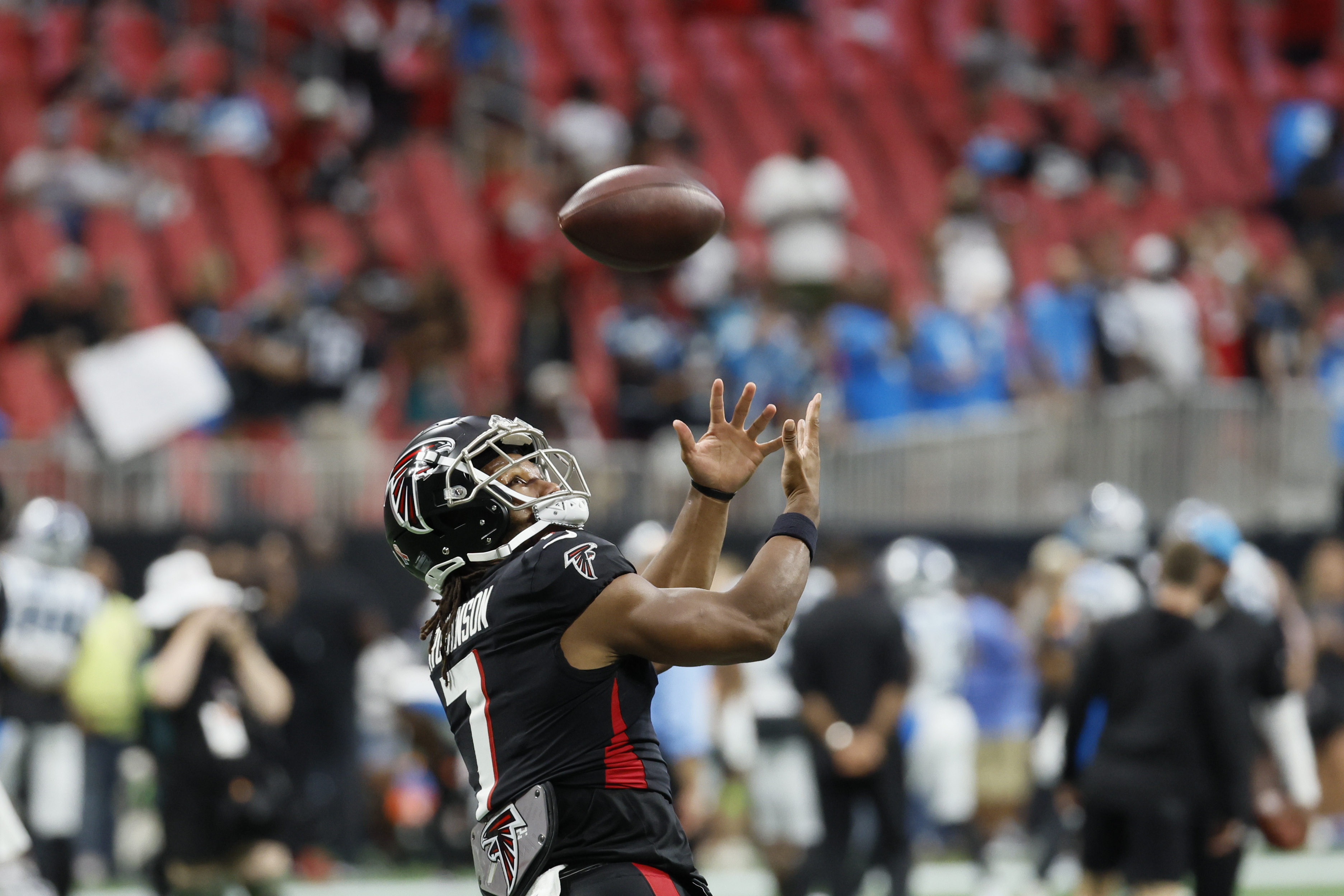 Saints defeat Falcons 27-26 in nail-biting fashion