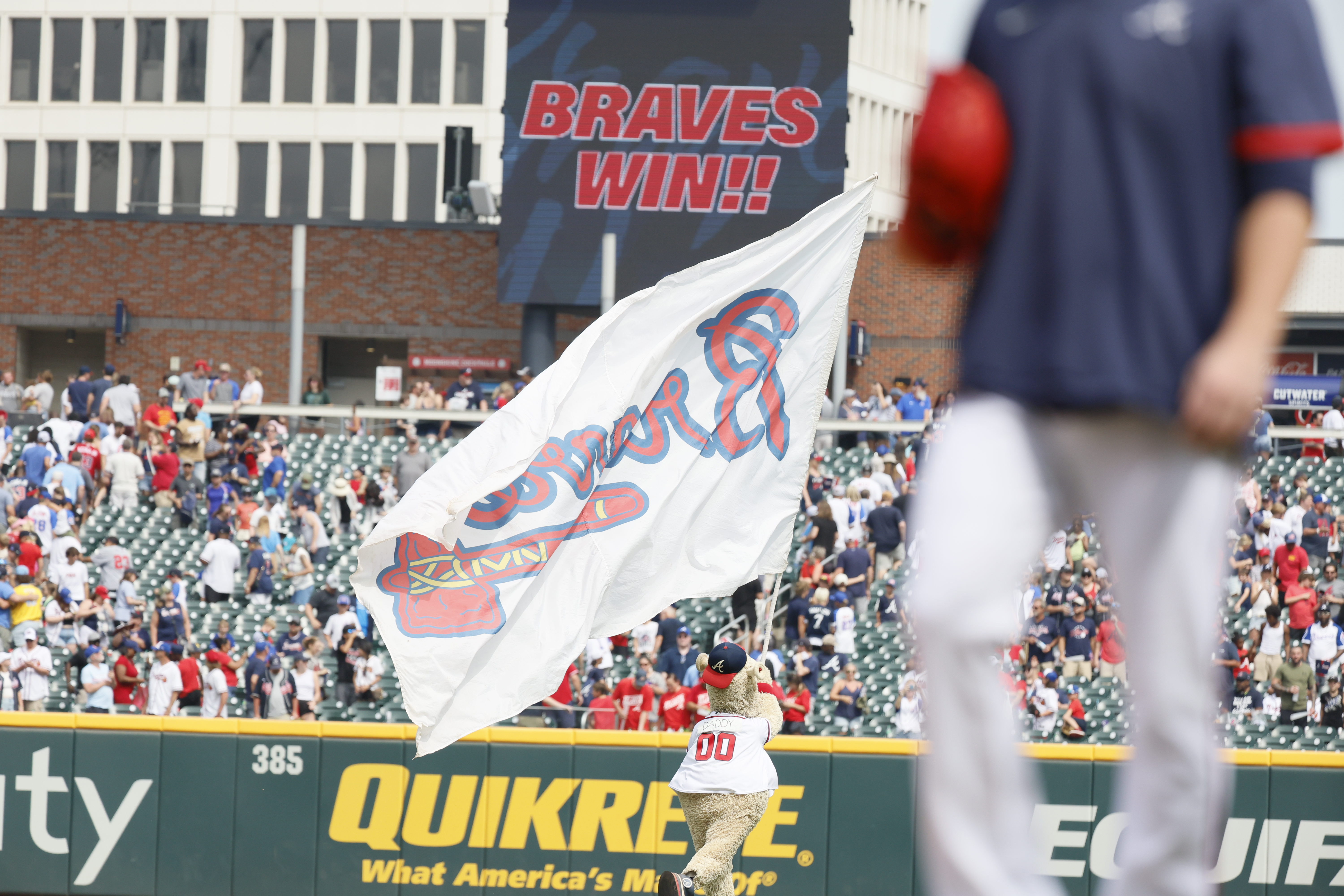 Atlanta Braves mascot Blooper waves a Relentless flag following the  News Photo - Getty Images