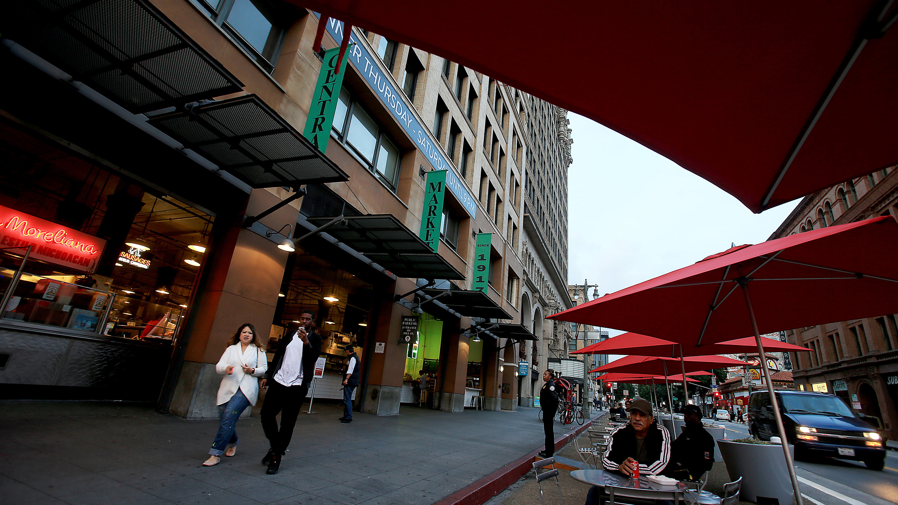 Trip to the Mall: FLASHBACK: Old Pictures of the Beverly Center