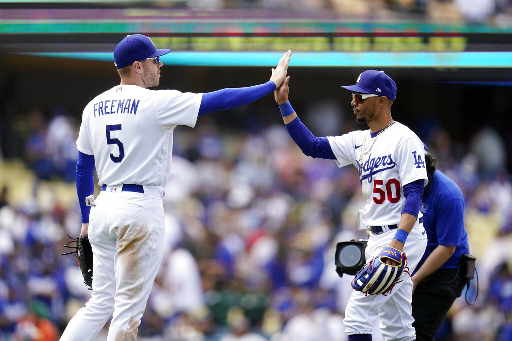 Photos: Freddie Freeman goes deep; Braves lose to Dodgers