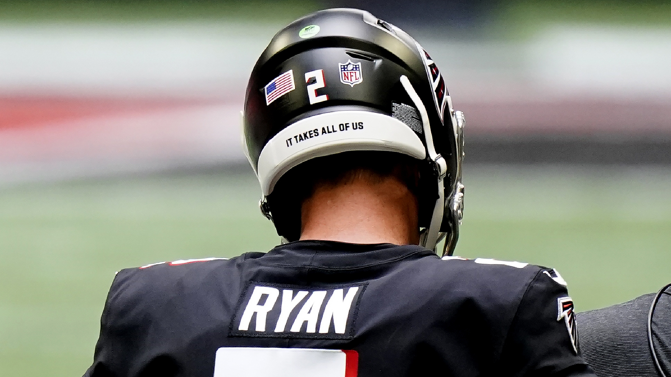 Falcons stand during both anthems; Seahawks protest