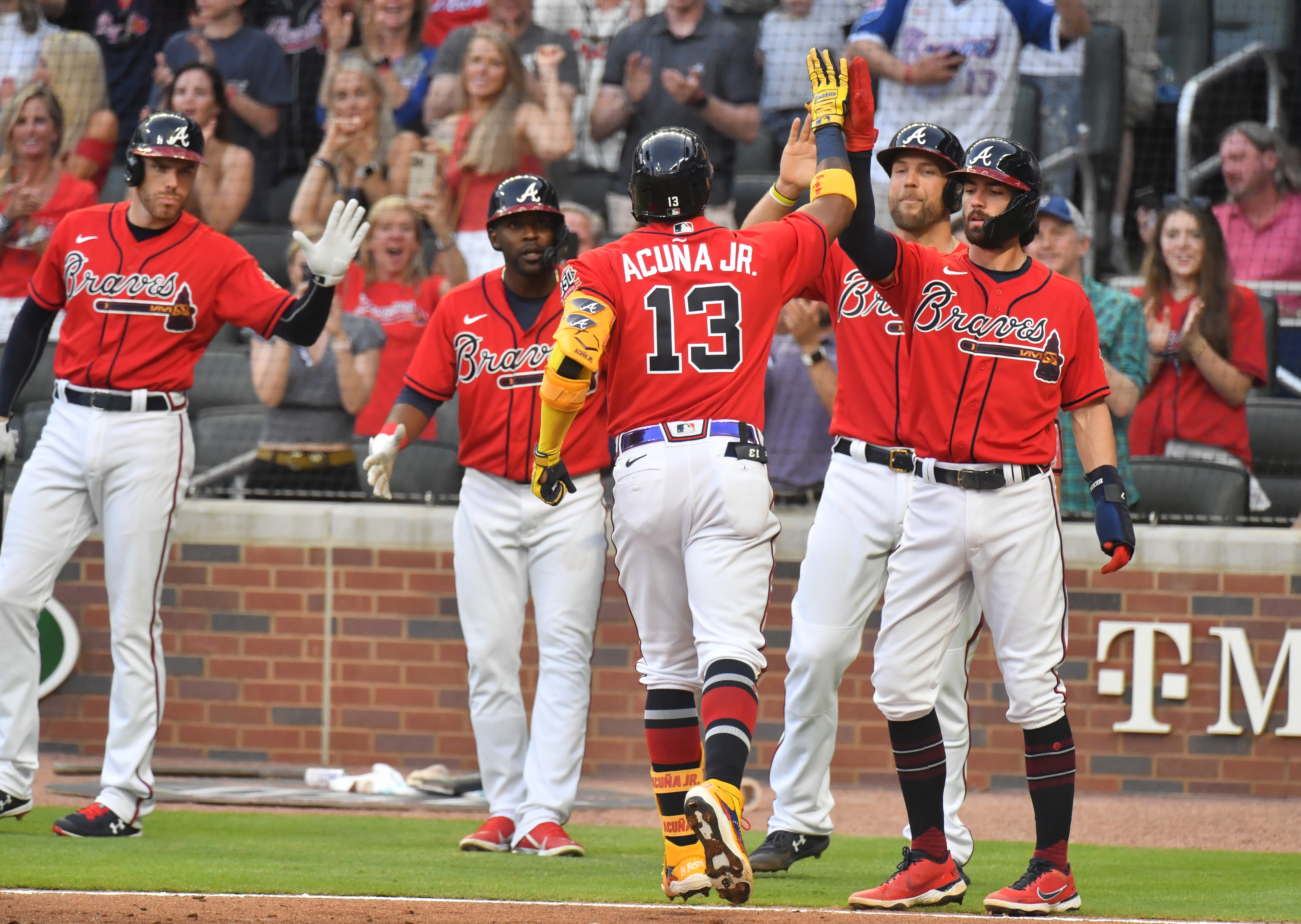 Braves make MLB history with home run fest in 20-1 win over Pirates 