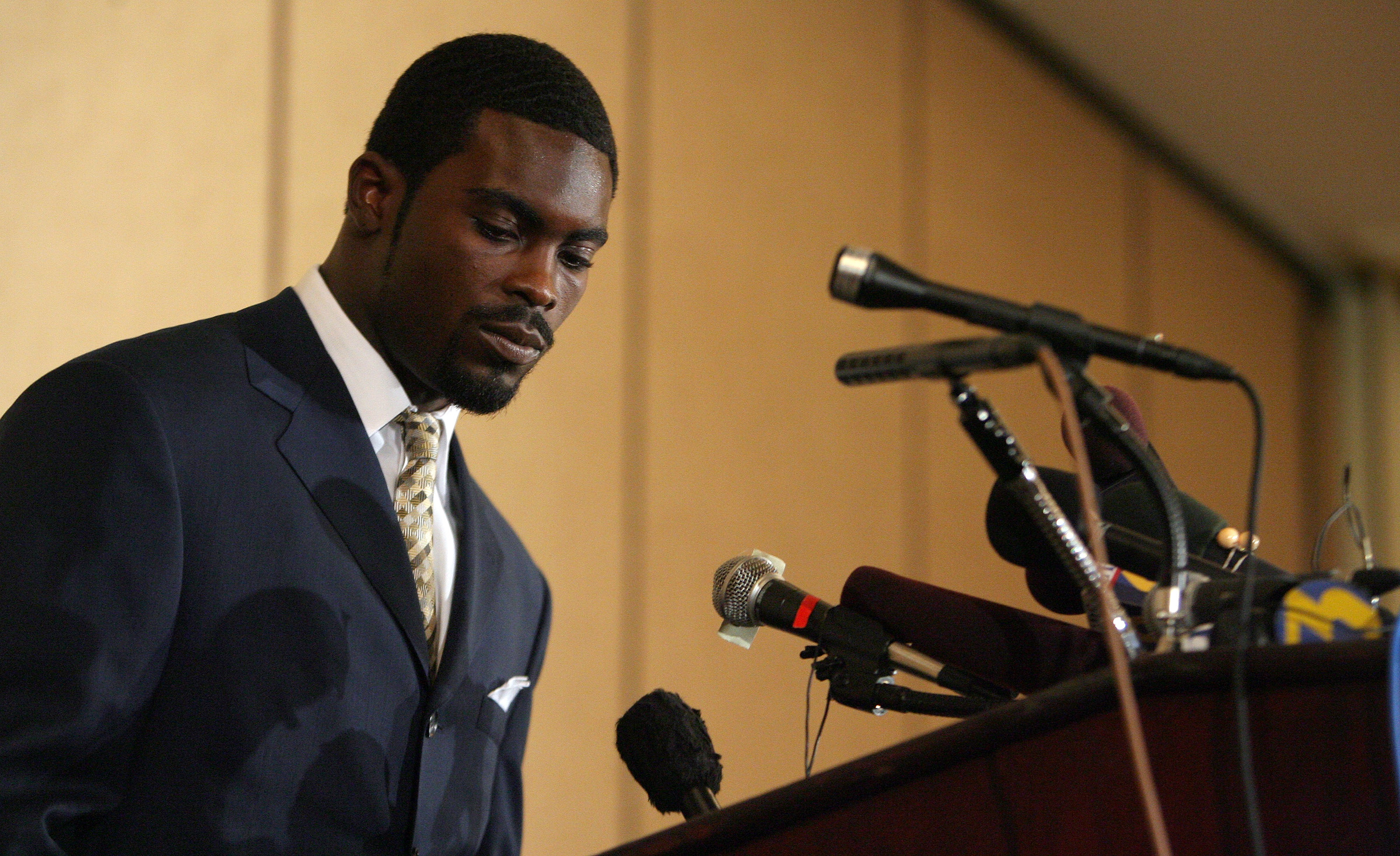 The bizarre times of Michael Vick: From All-Pro to prison