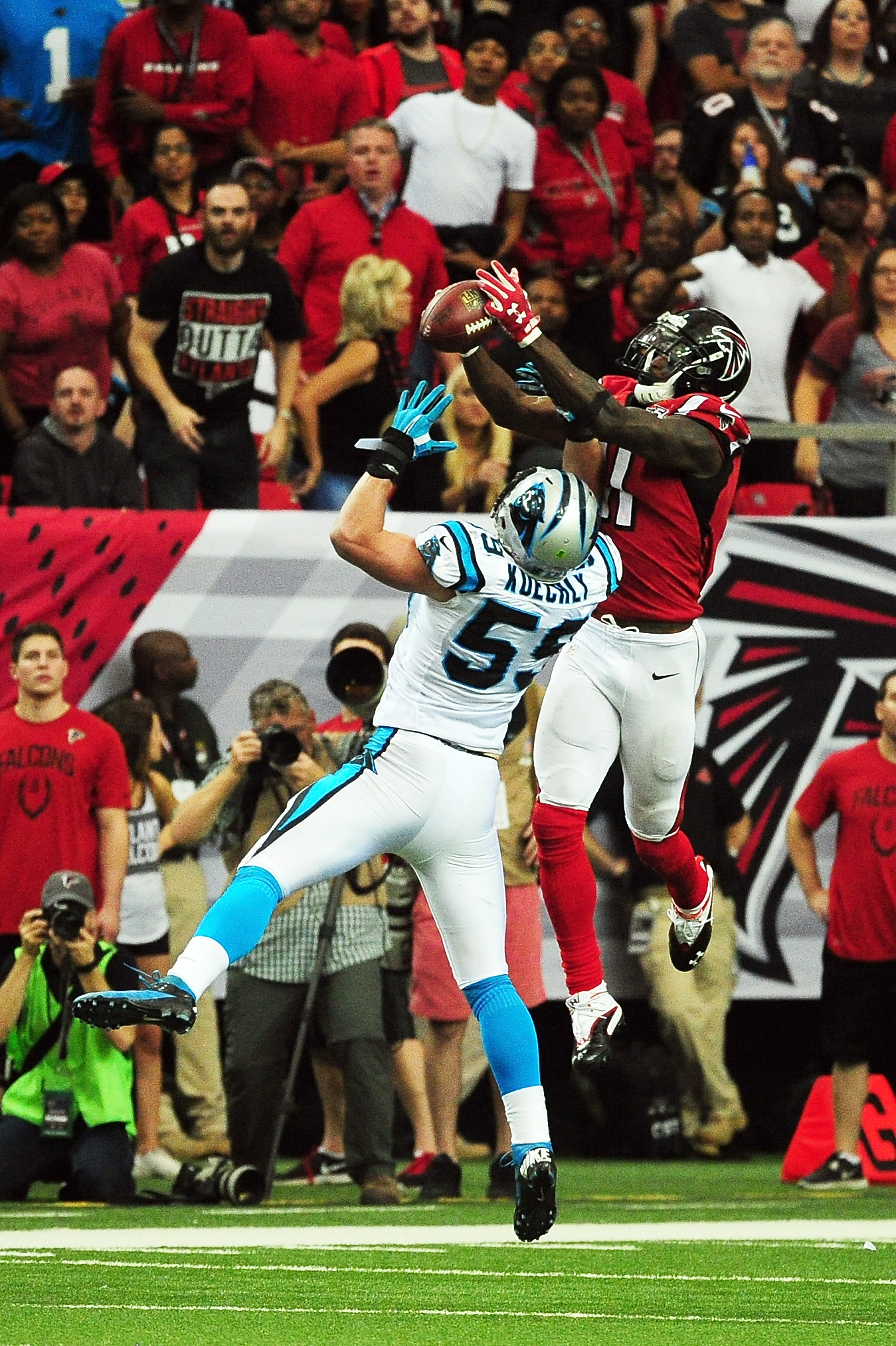 Juli-WHOA: Falcons' Julio Jones makes crazy sideline catch