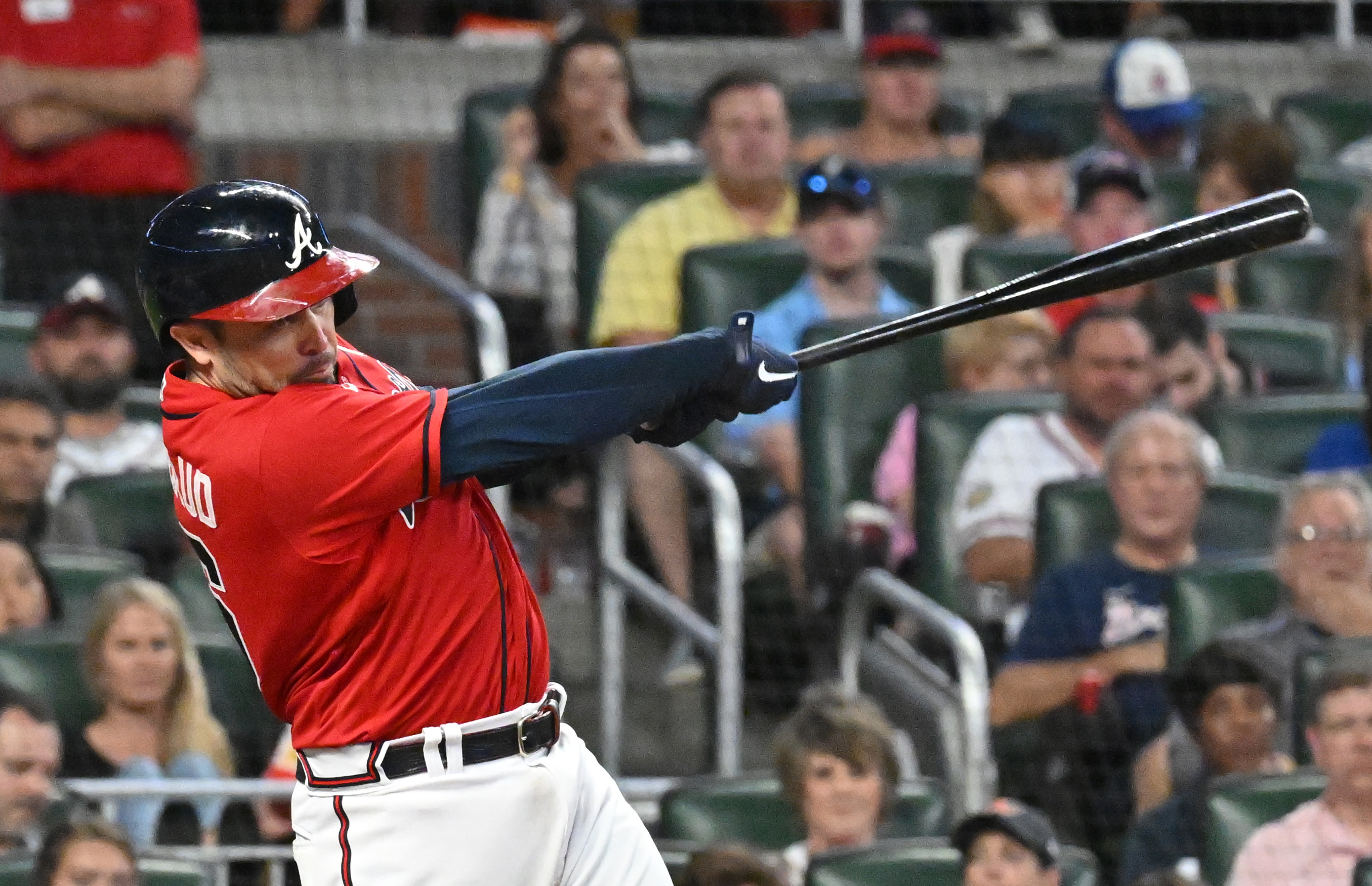 D'Arnaud hits 2 of Braves' 5 homers in 8-1 win over Marlins