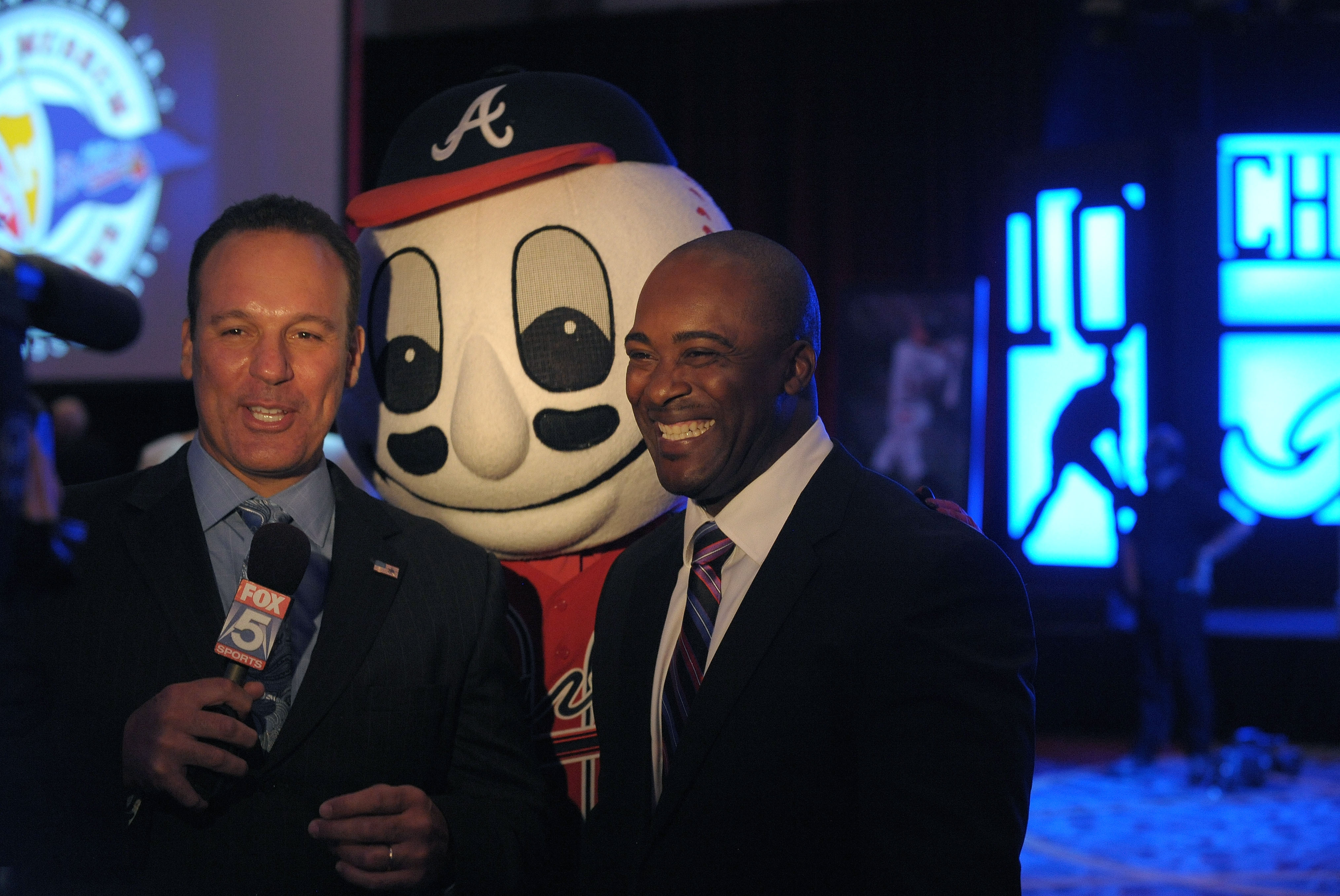 Ron Gant FOX 5 - The new Braves mascot Blooper in studio this morning! He  will be a blast at SunTrust Park this season! I can't wait for spring  training!