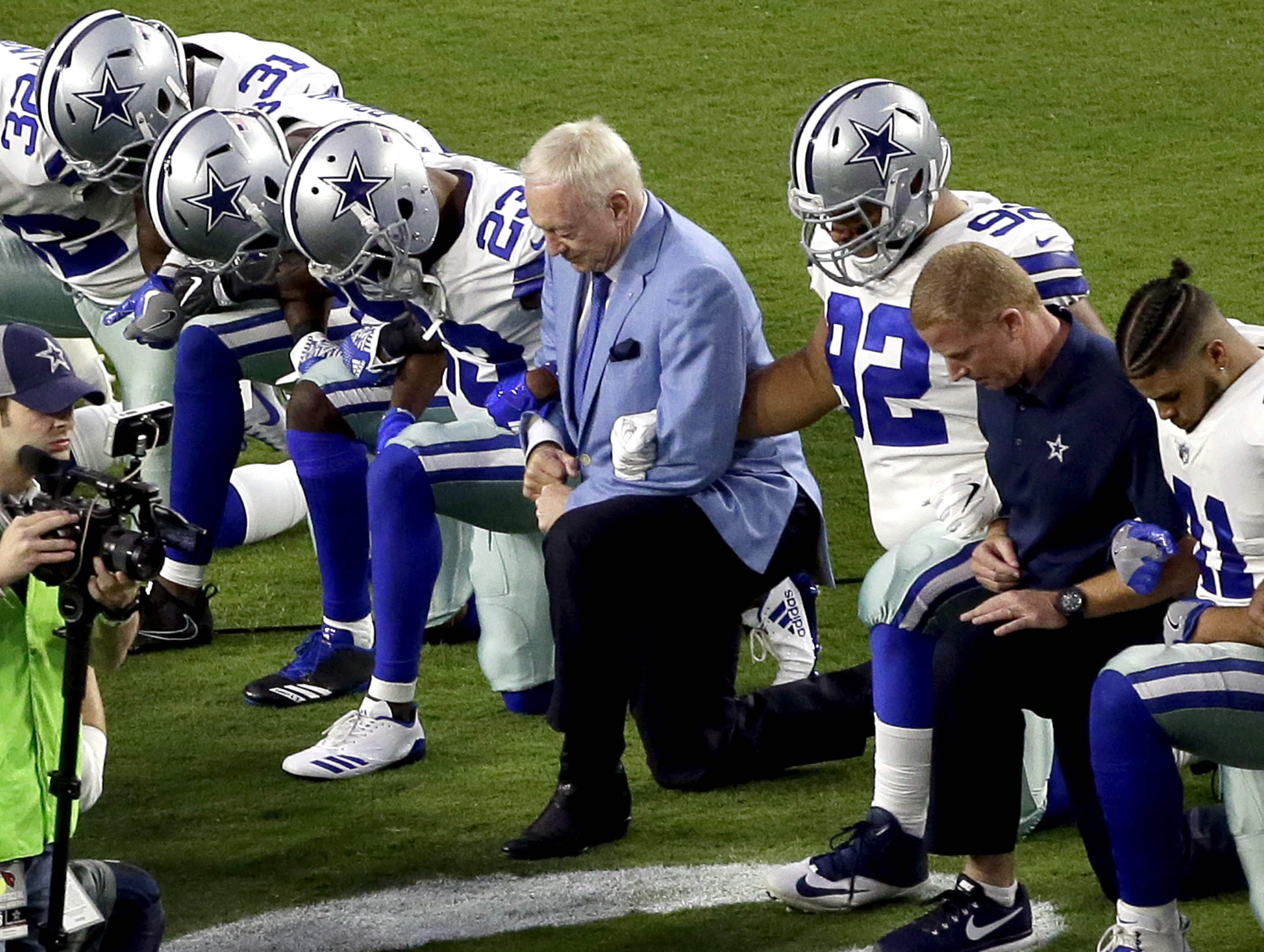 DirecTV to offer refunds for NFL Sunday Ticket subscribers amid protests:  report