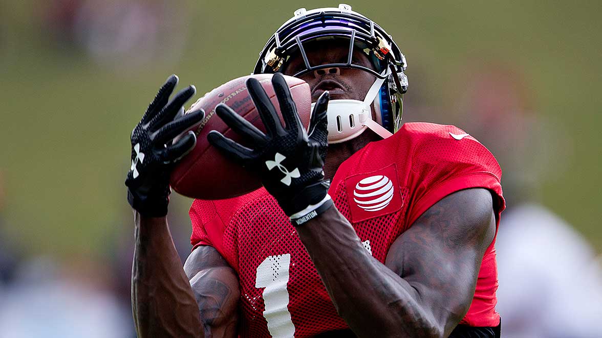 NFL - First look at Julio Jones in the Falcons' new unis 