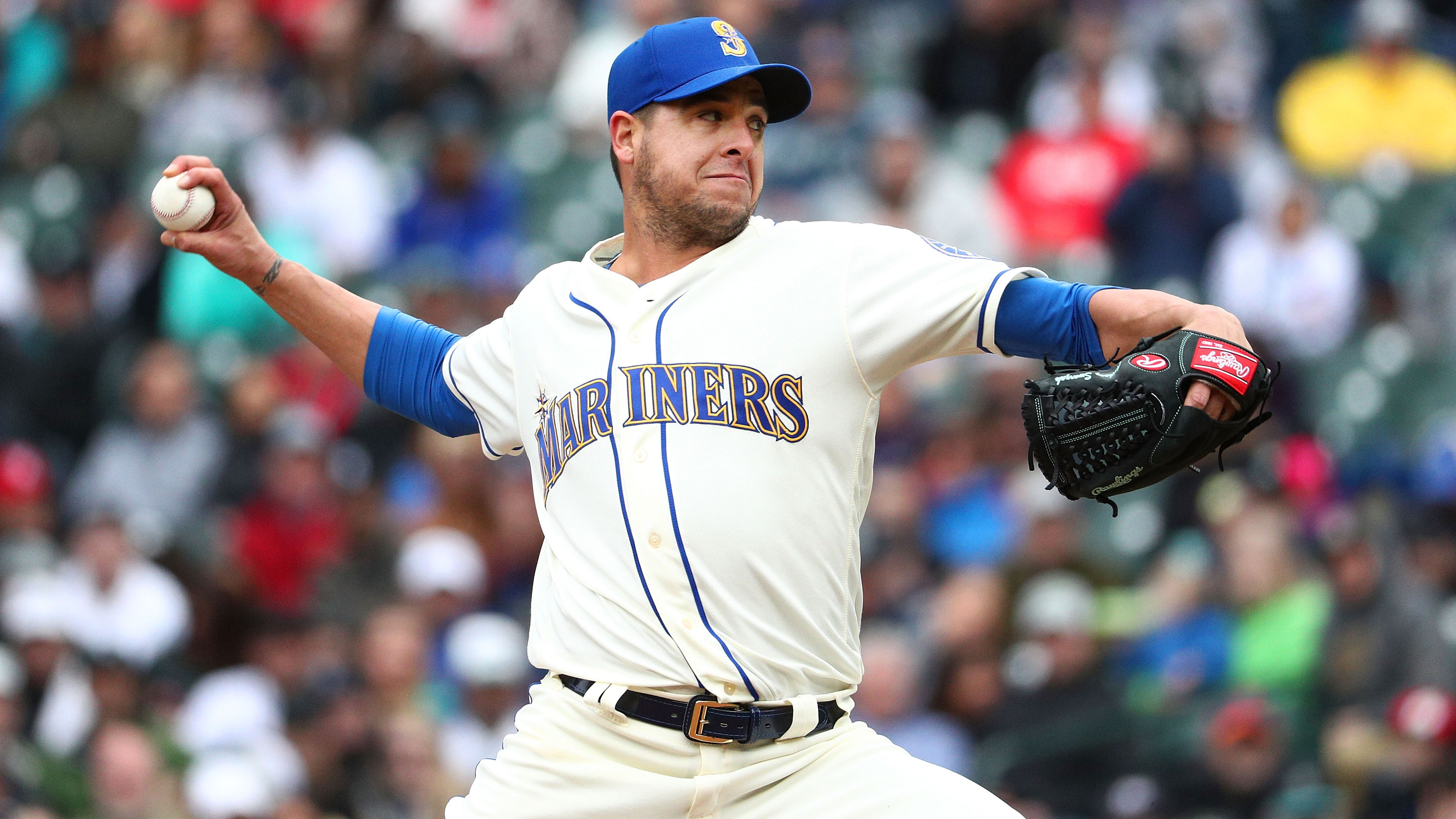 Anthony Swarzak of the Seattle Mariners pitches against the Houston Astros on April 14, 2019 in Seattle, Washington. (Photo by Abbie Parr/Getty Images)