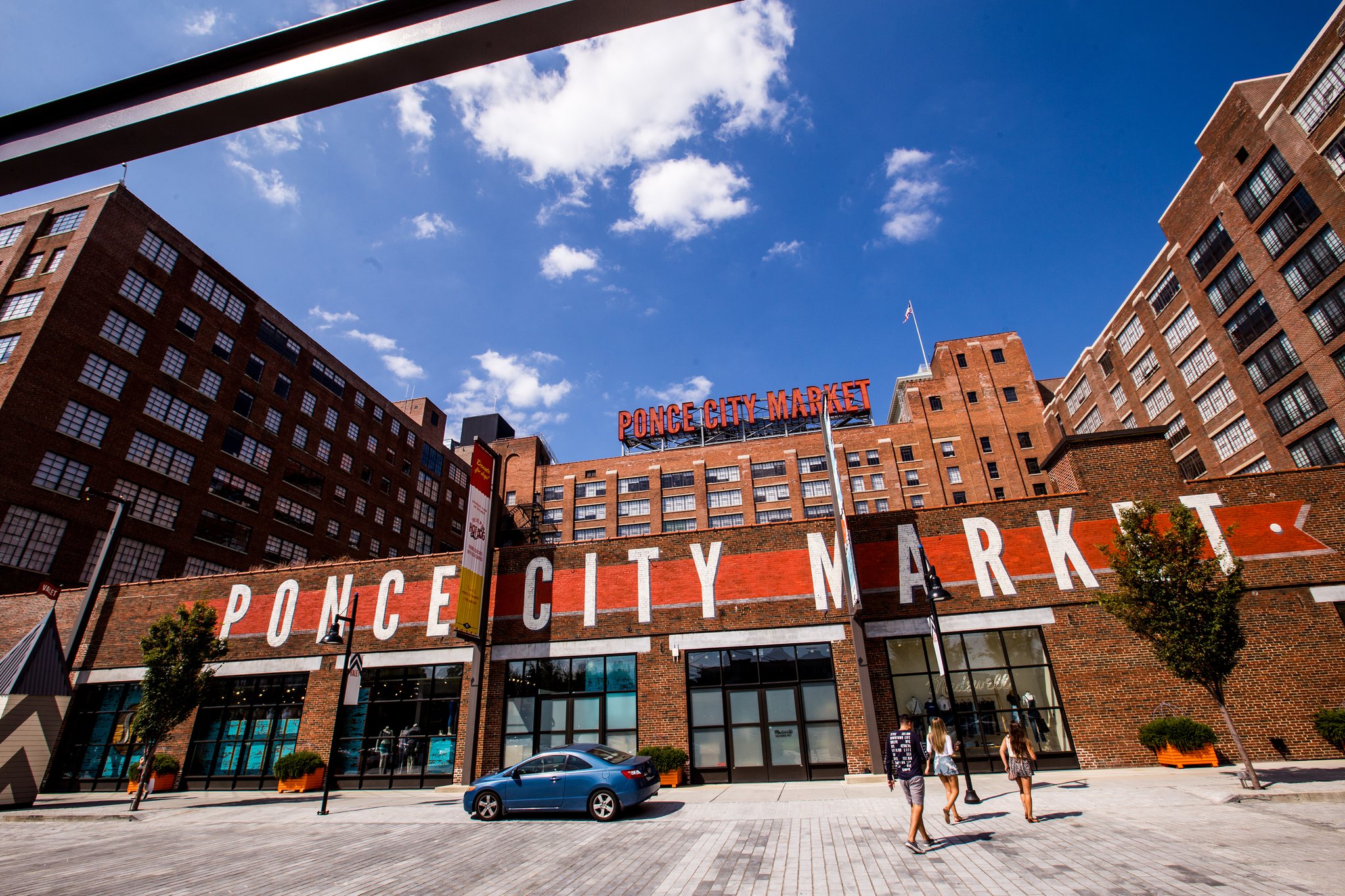 Ponce City Market is filled with shopping options including Rye 21, Candlefish, Citizen Supply, Anthropologie and dozens of other retailers. Shop are alongside coffee shops, indoor and outdoor dining and common areas for taking a break. JENNI GIRTMAN/ATLANTA EVENT PHOTOGRAPHY