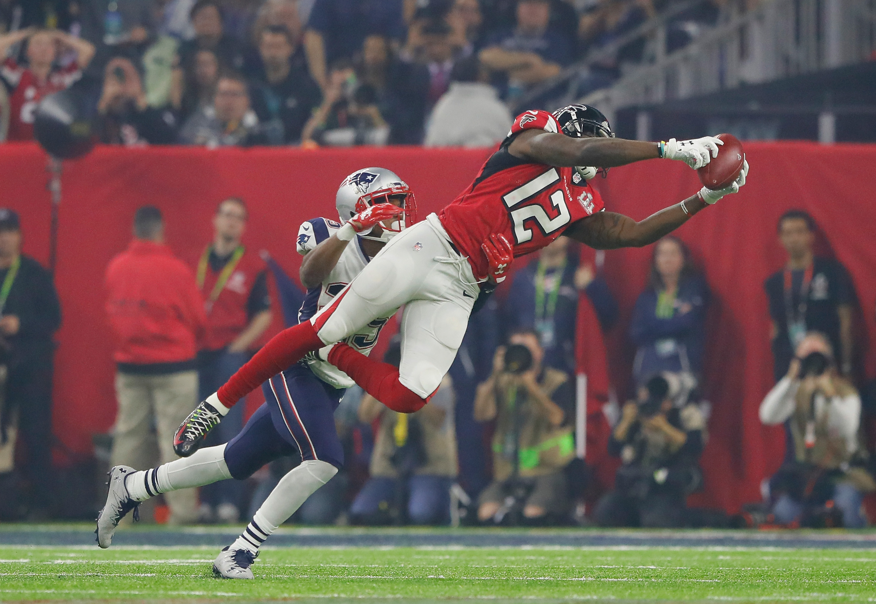 Video: Check out this one-handed Mohamed Sanu catch against the Dolphins