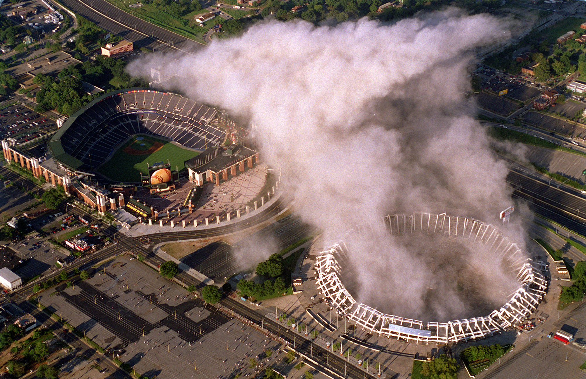 Video AtlantaFulton County Stadium demolition