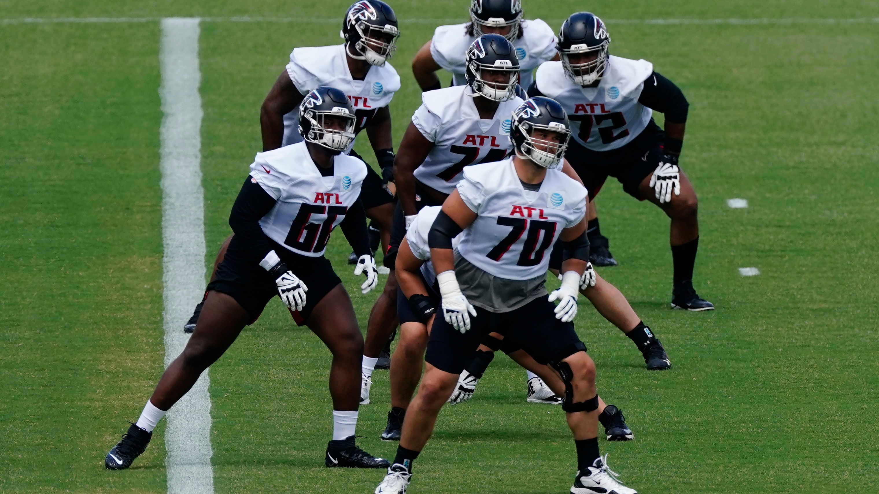 Falcons Pro Bowl guard Chris Lindstrom excels at being 'really boring'