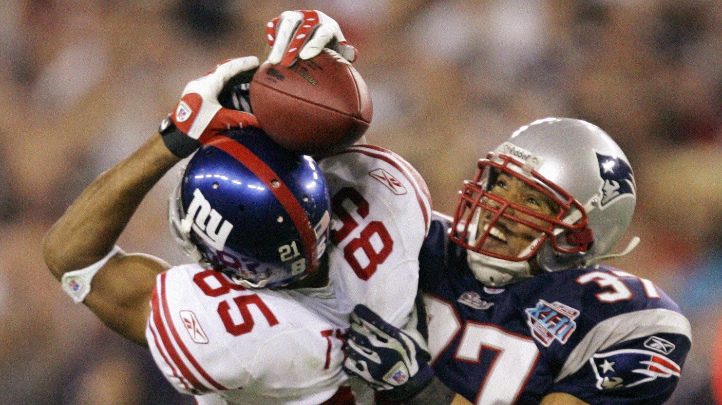 Priceless Super Bowl moments: Give the big man the ball