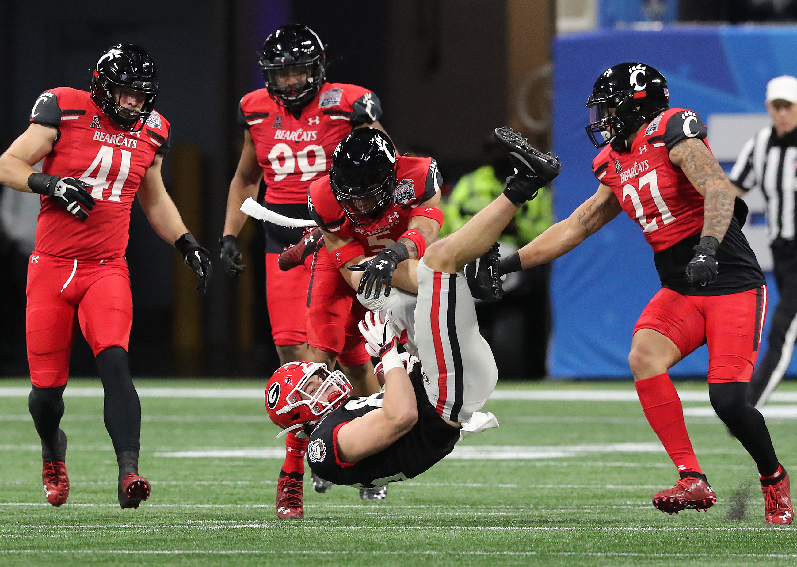 Football's Standout Season Ends with 24-21 Peach Bowl Loss to Georgia -  University of Cincinnati Athletics