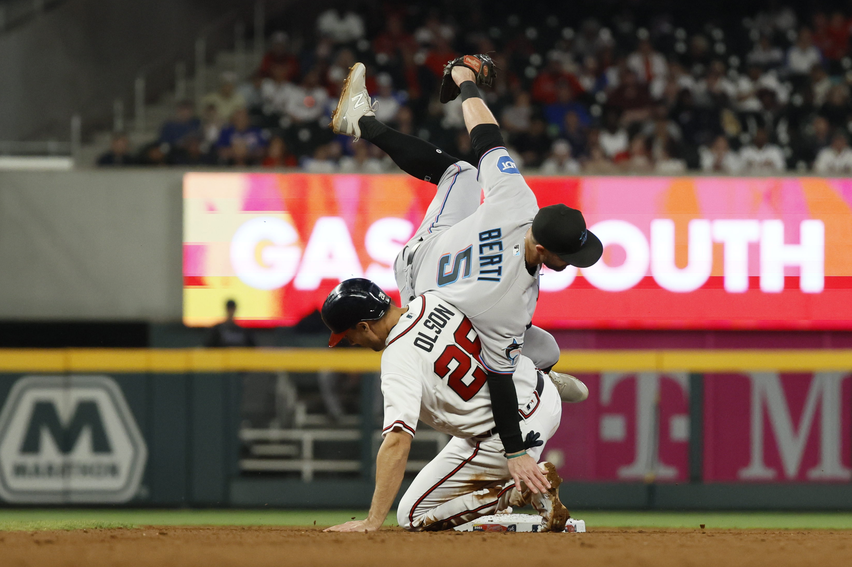 Max and Atlanta Braves Overpower Yankees; Another Shot for Vaughn Grissom 