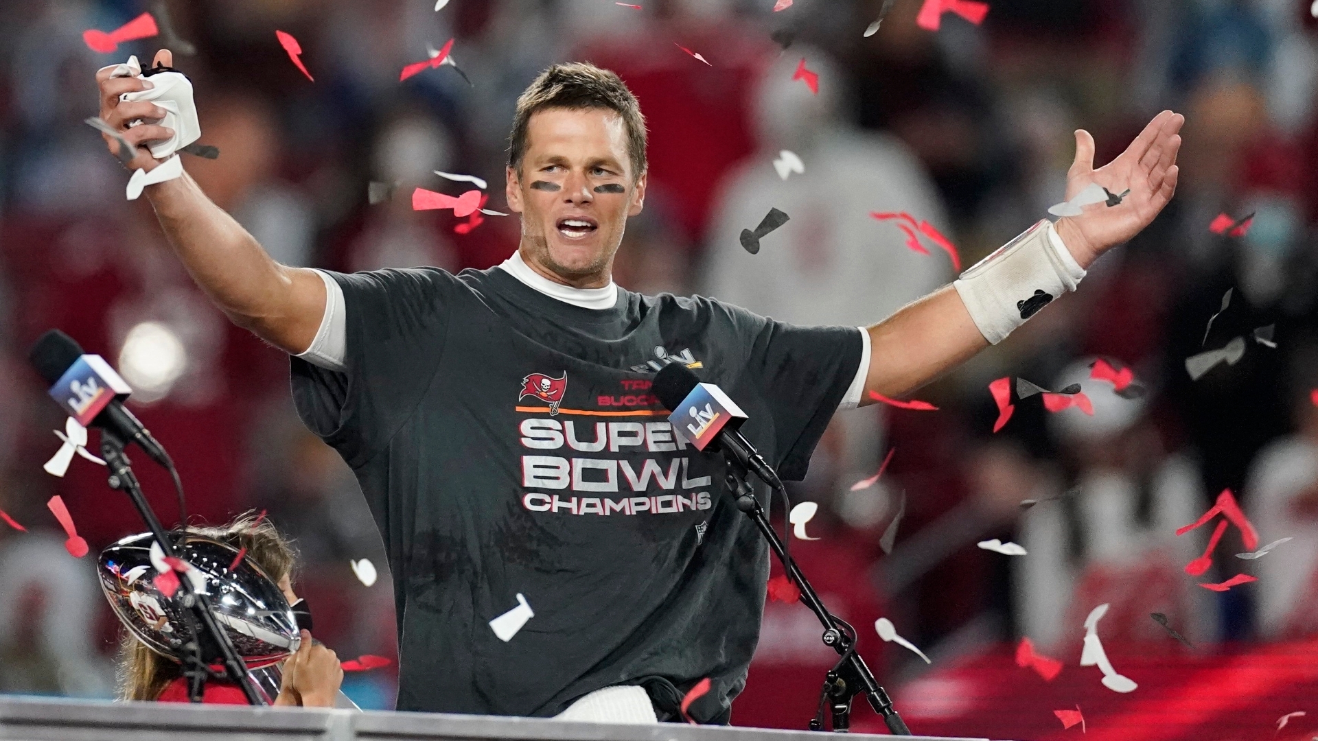 Tom Brady announces retirement after 22 seasons, 7 Super Bowl titles