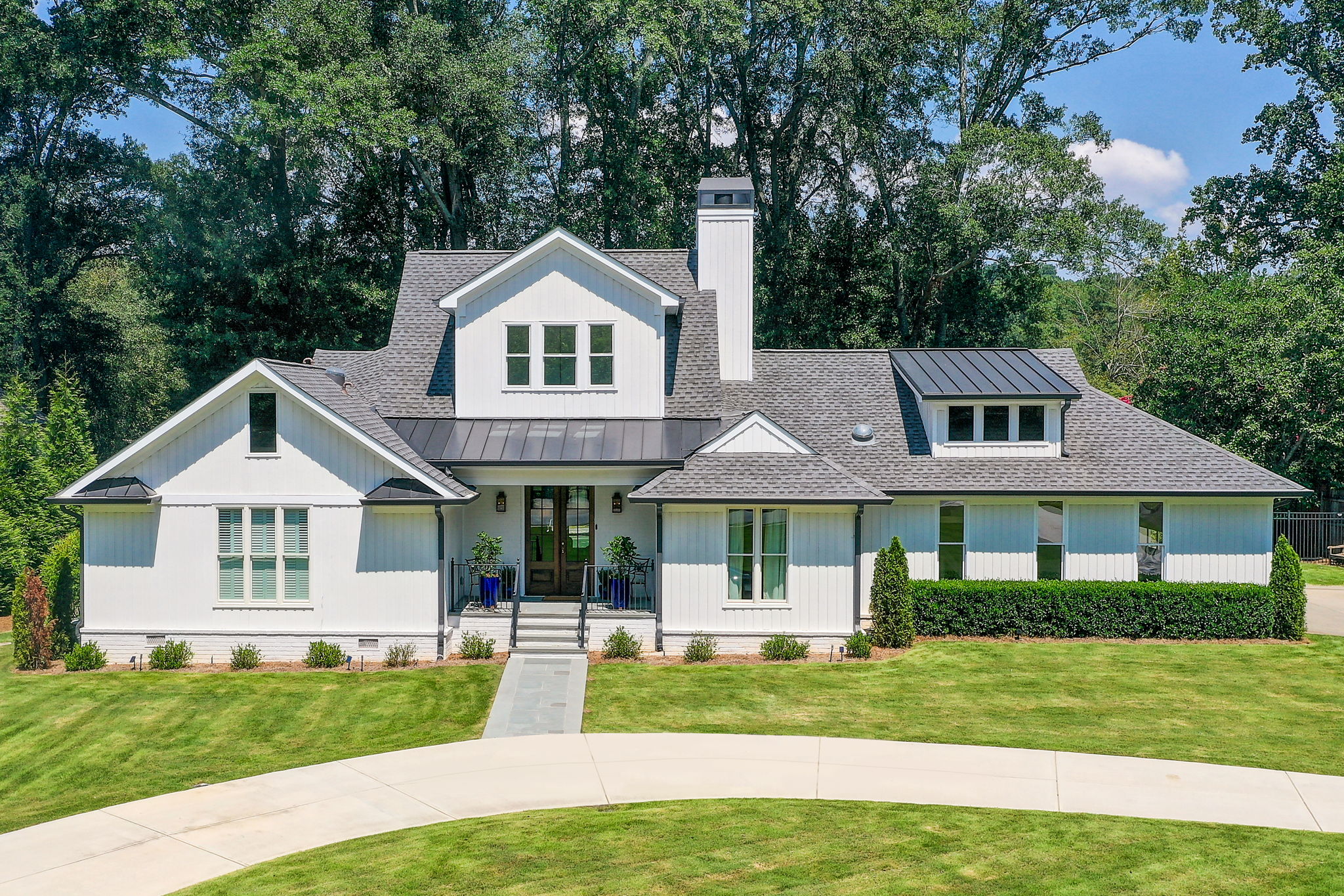 LA Dodger Freddie Freeman Buys Farmhouse Style Manse for $7.8 Million