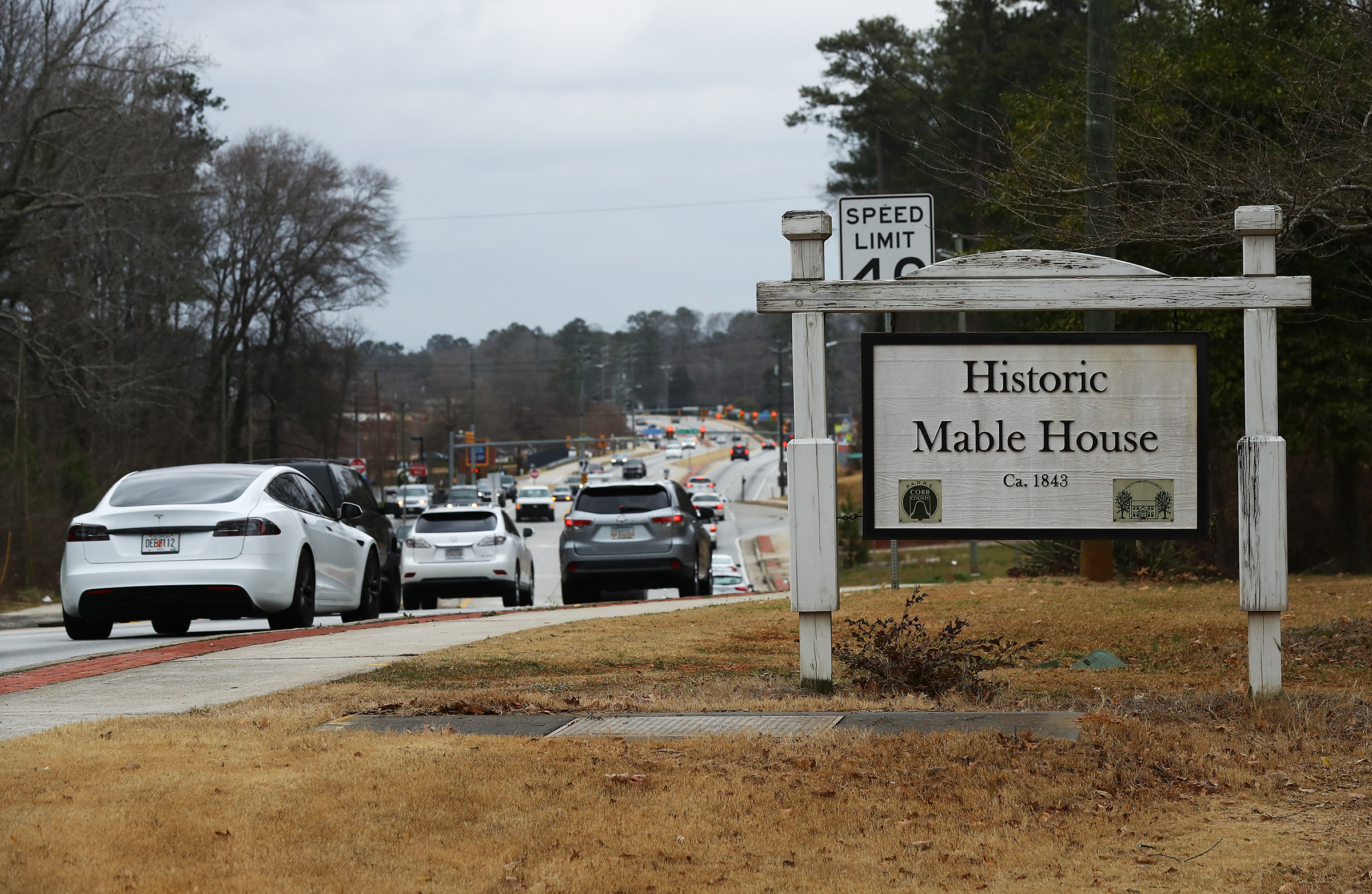 021722 Mableton: Traffic passes by the historic Mable House on Floyd Road on Thursday, Feb. 17, 2022, in Mableton. “Curtis Compton / Curtis.Compton@ajc.com”`
