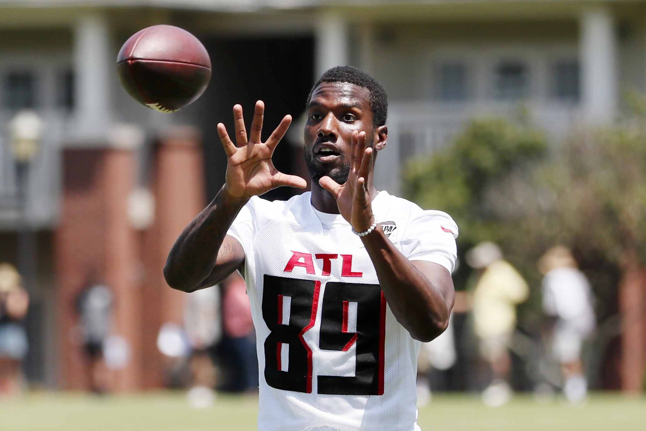 Las Vegas Raiders trade WR Bryan Edwards, 7th-rounder to Atlanta