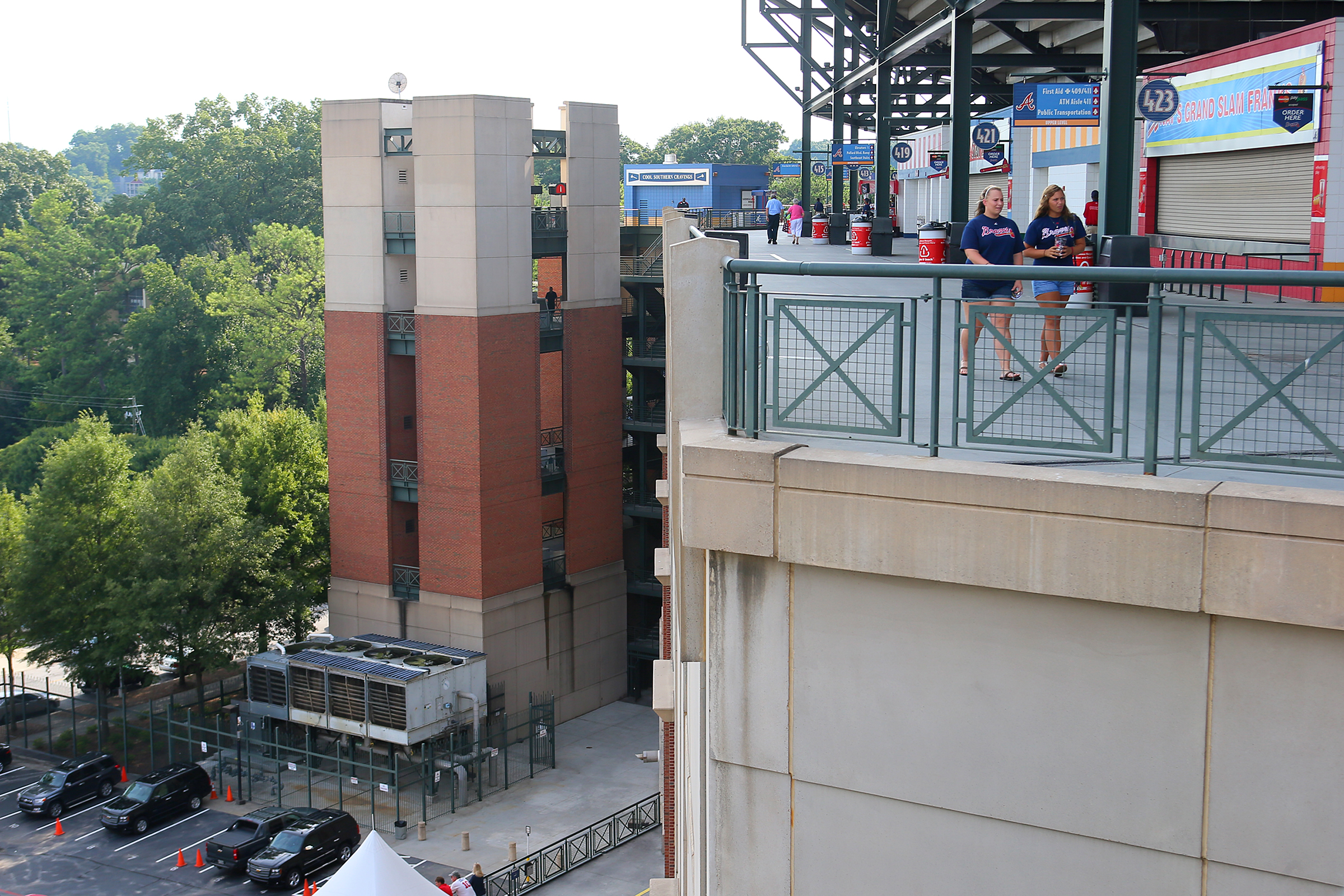 Fan dies after falling from upper deck at Turner Field during