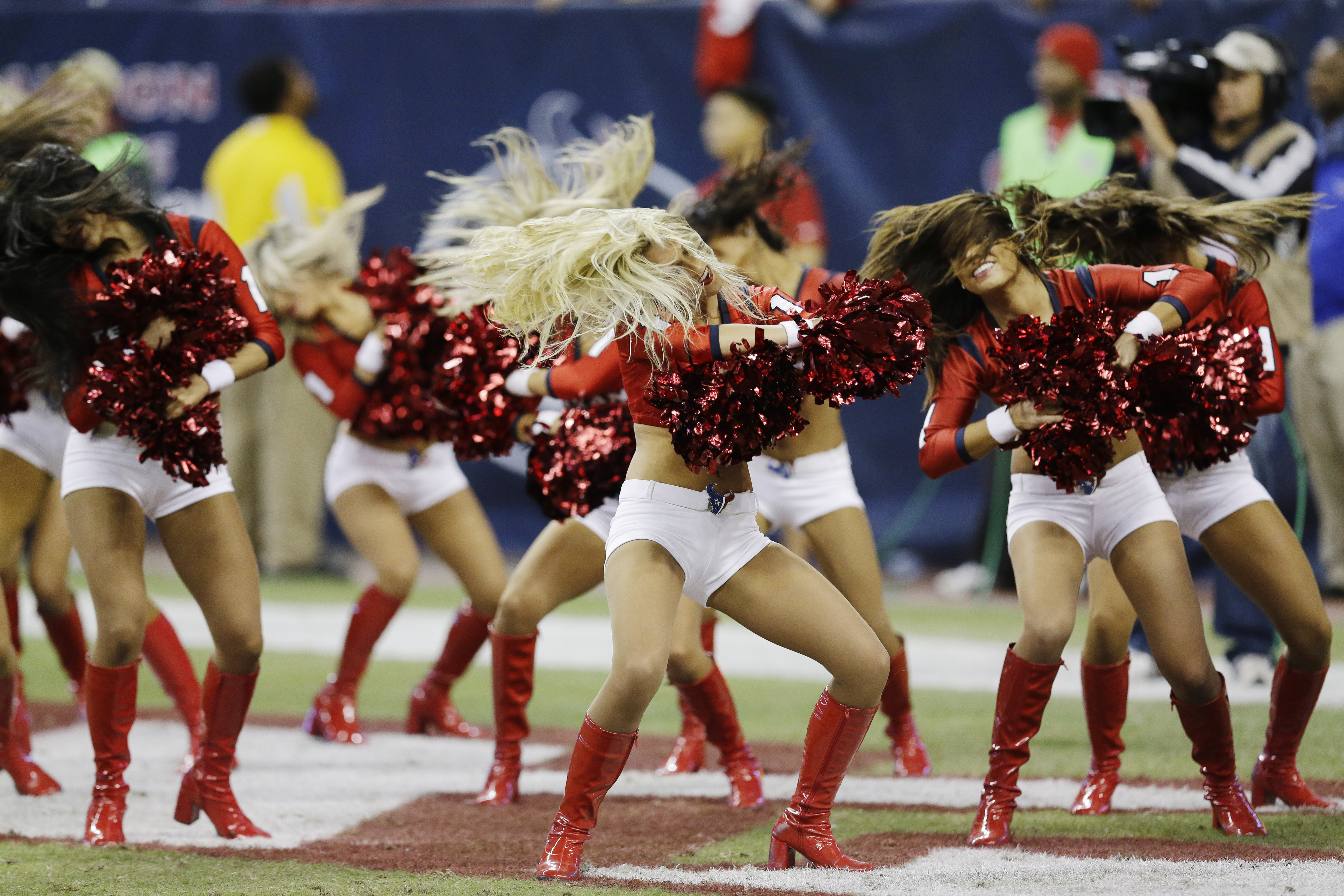 Photos: NFL cheerleaders and fans, Week 9