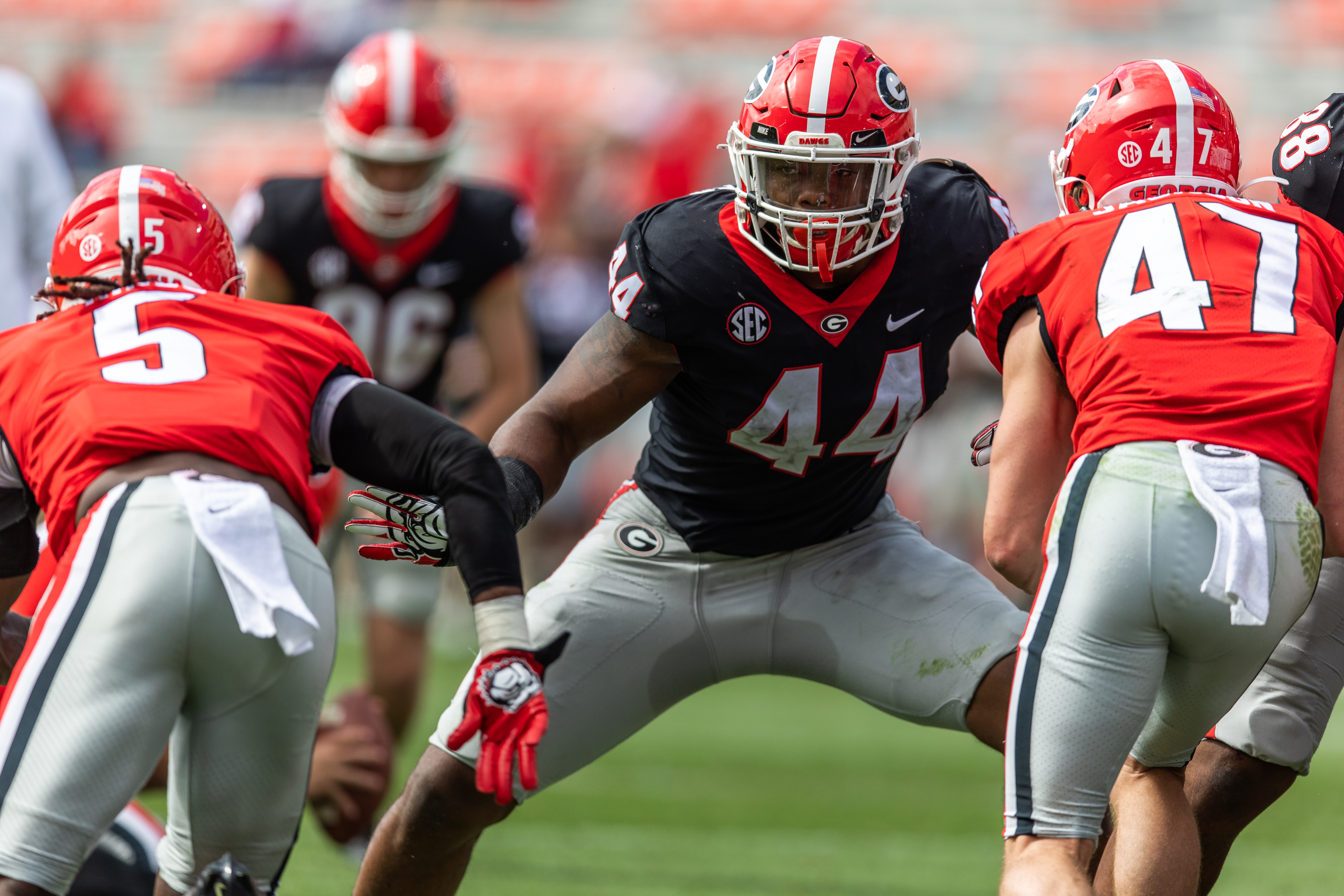 Former Georgia DE Travon Walker gives back to high school, UGA