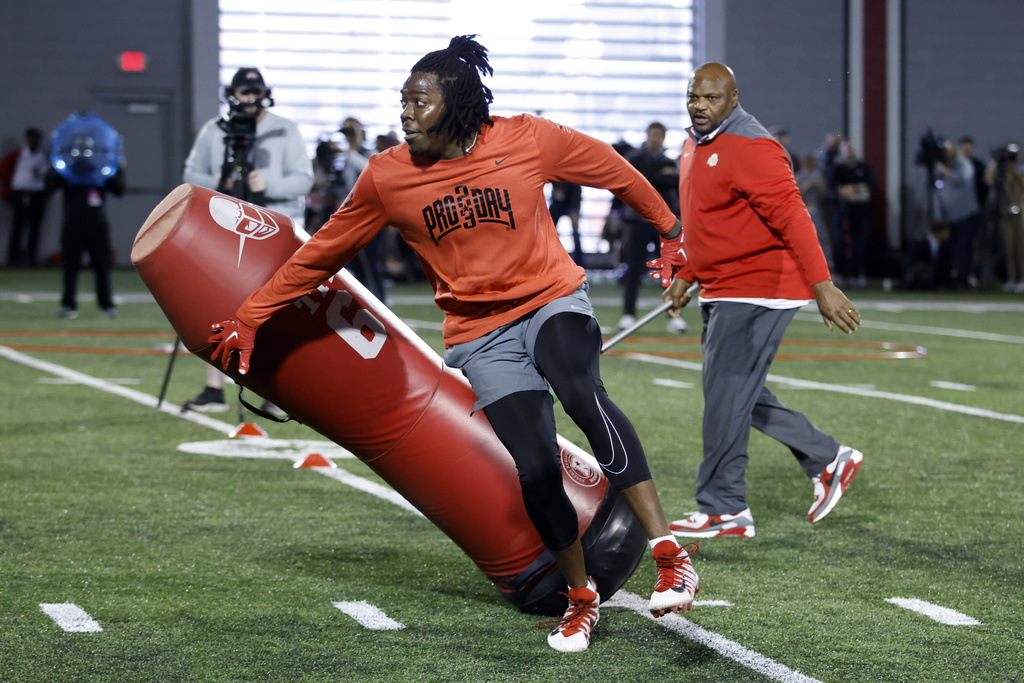 Falcons sign Tre Flowers to one-year contract to shore up secondary